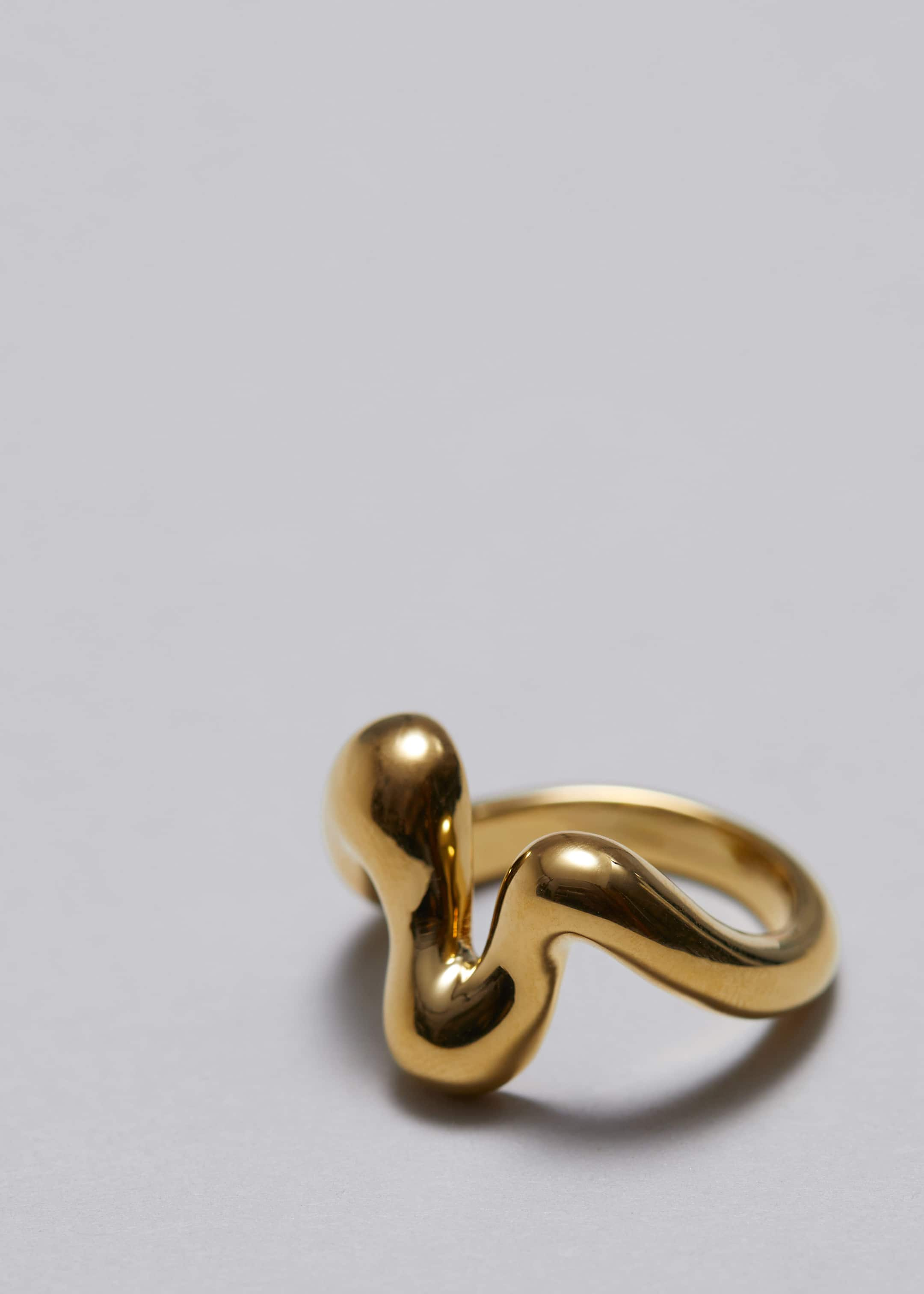 Image of Sculpted Wavy Ring