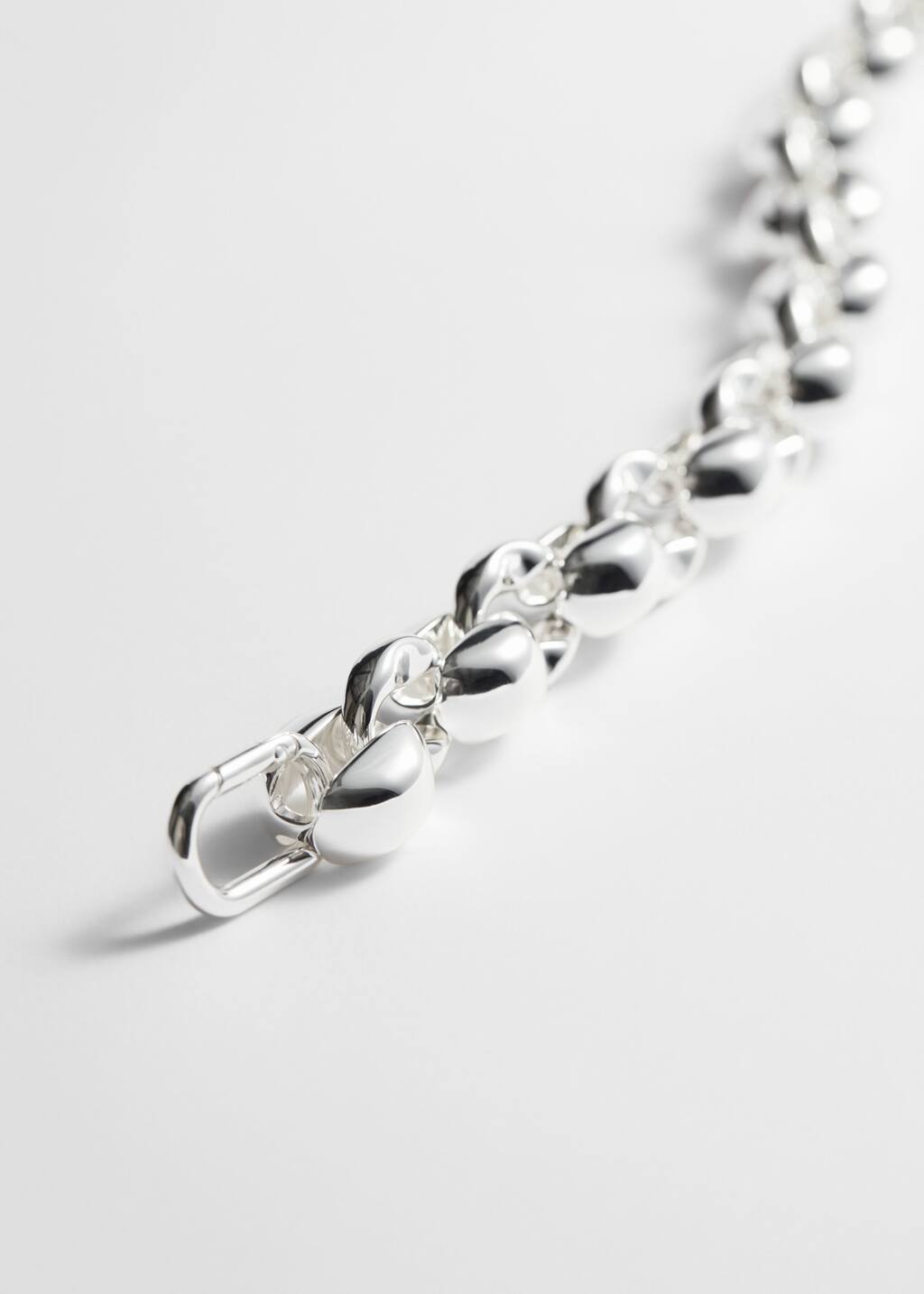 ★PEARLY MORE★ bold chain necklace Serena Bold Chain Necklace – SETARELLE