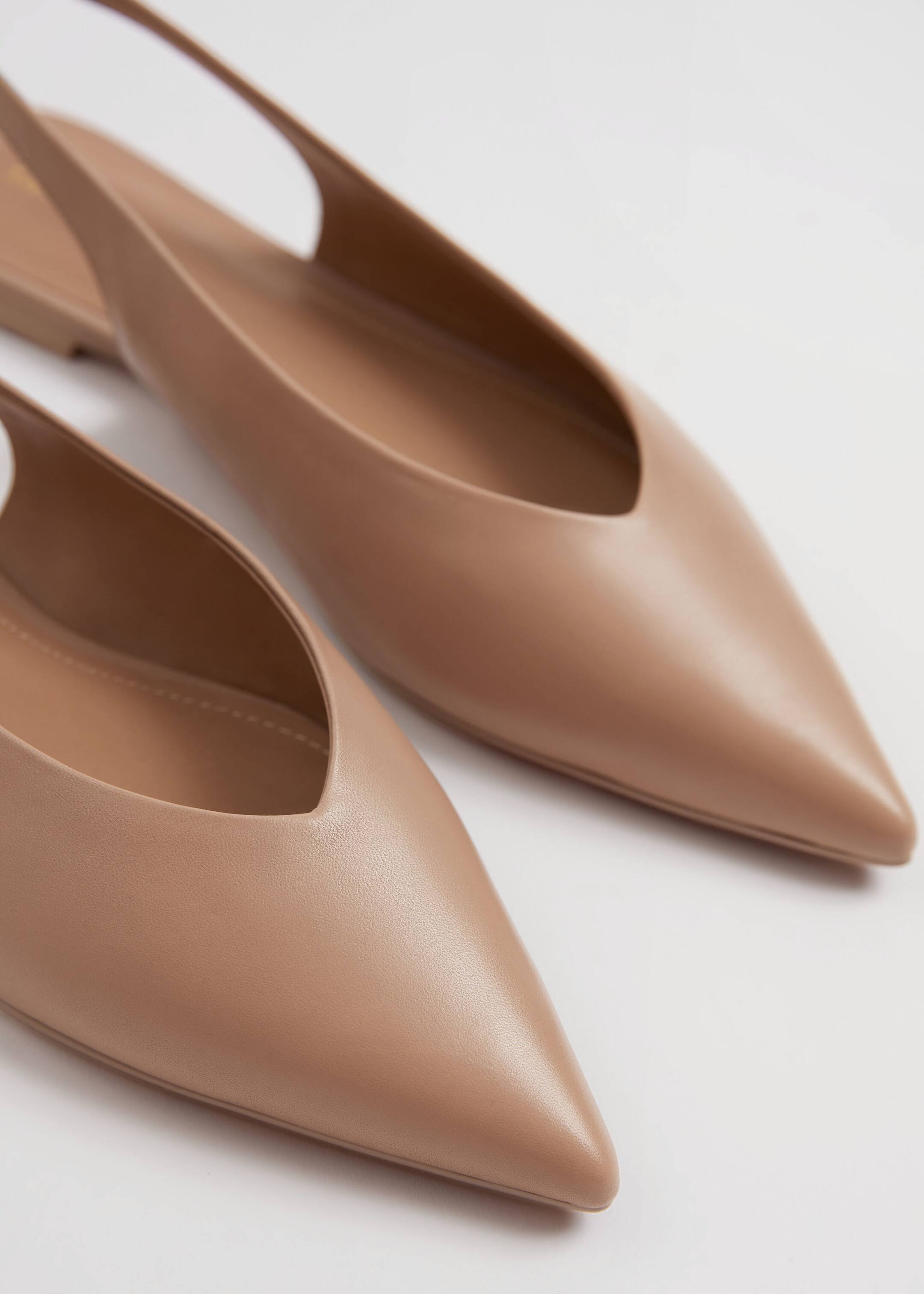 Pointy Leather Slingback Flats - {{variantName}} - Descriptive Detail