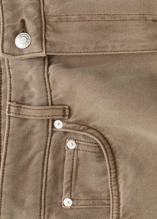 Relaxed Wide-Leg Jeans