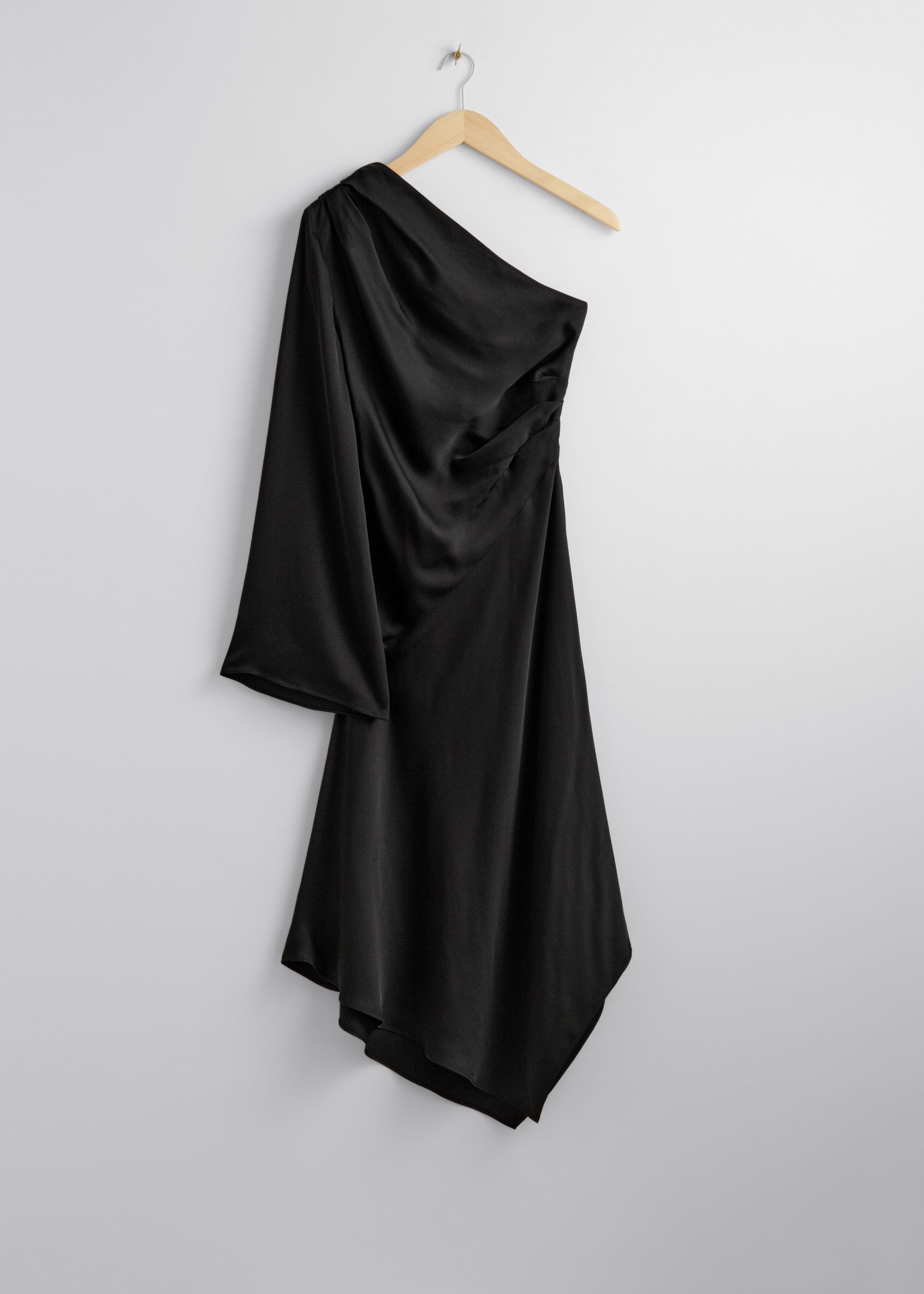 Image of Robe midi asymétrique en satin