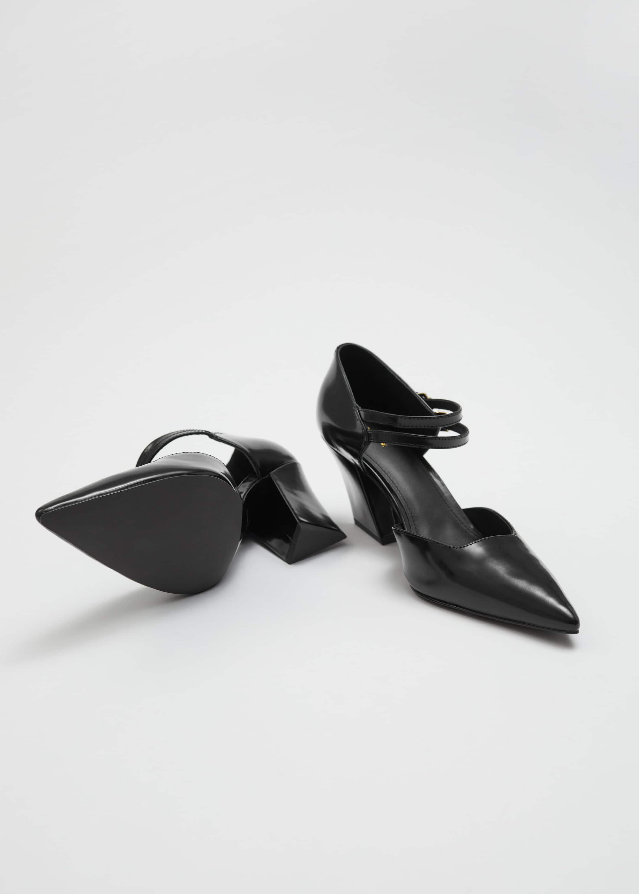 Western Leather Pumps - Black - Still Life