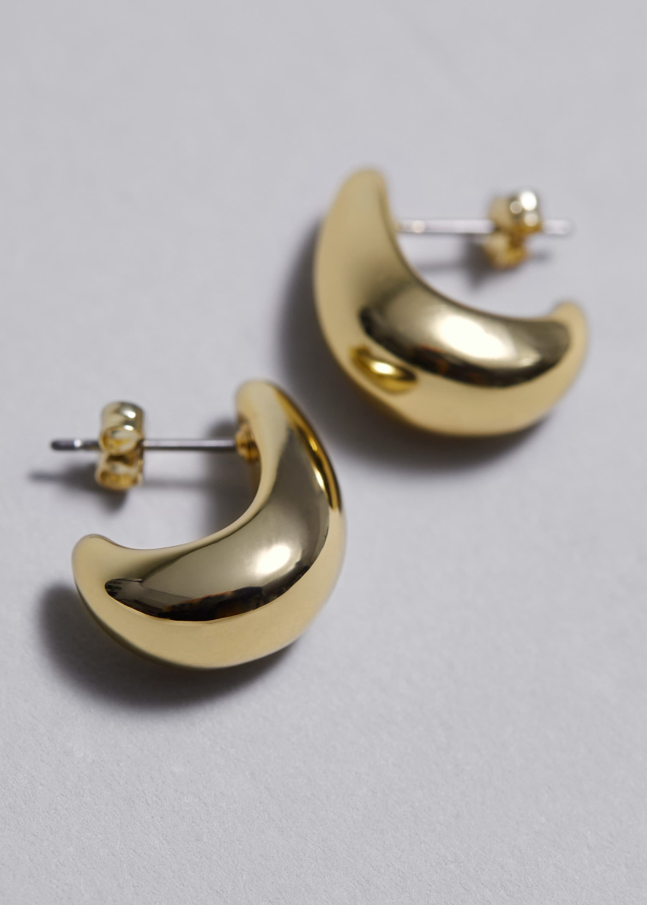 Curved Earrings - Silver - Still Life