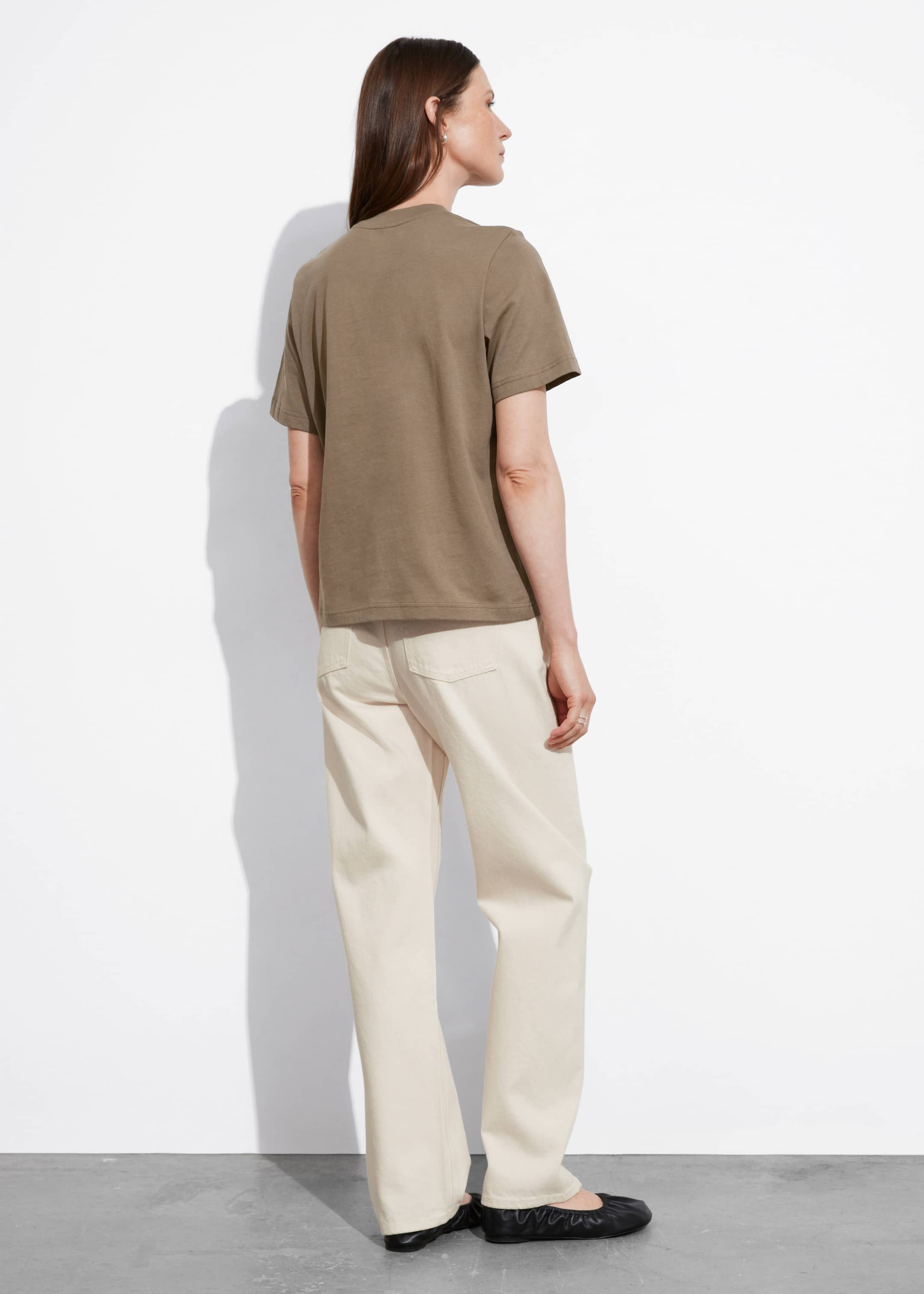 Crewneck T-Shirt - Khaki - Lookbook