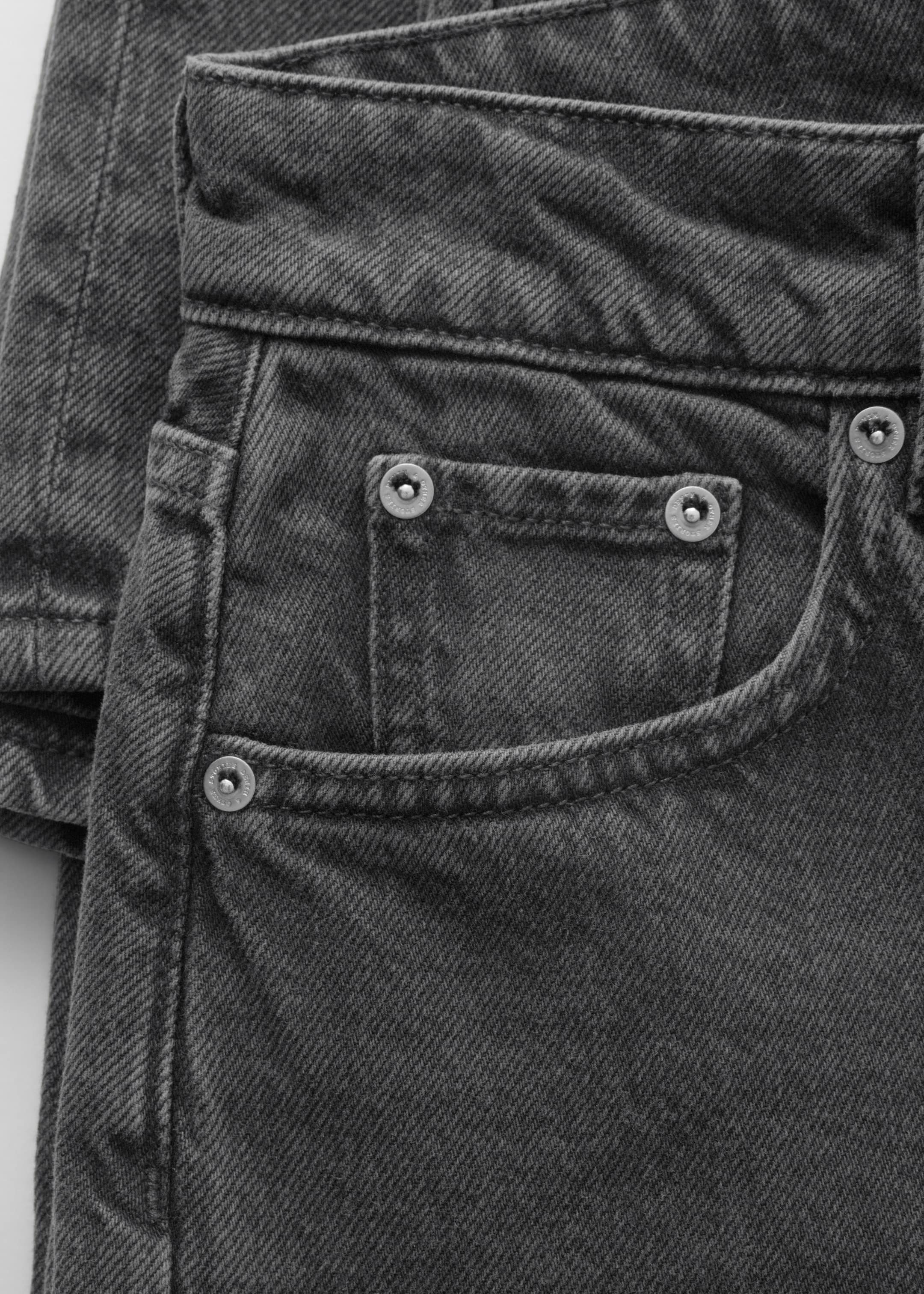 Jeans mit weitem Bein - {{variantName}} - Beschreibendes Detail