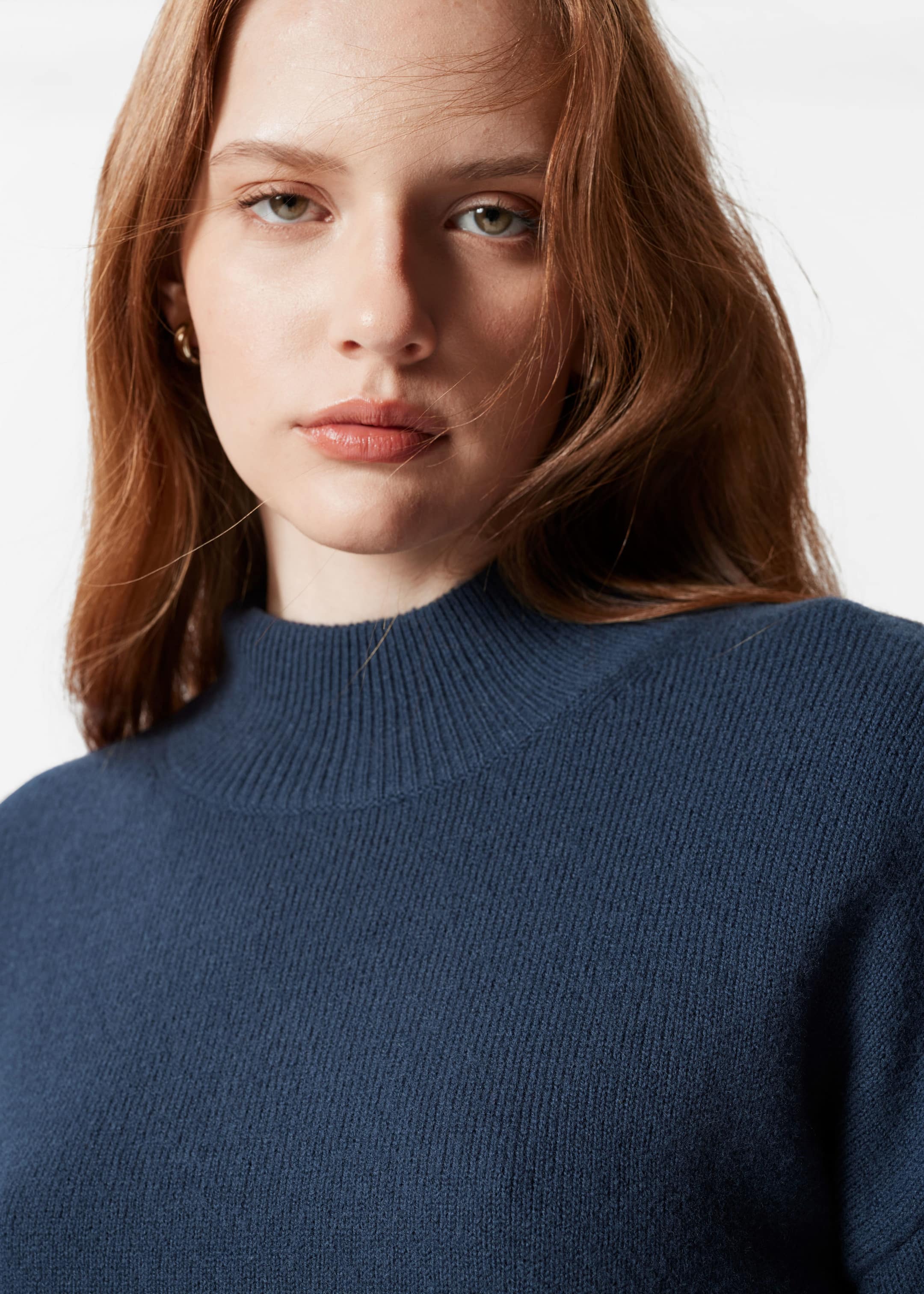 Mock Neck Jumper - Dark blue - Lookbook