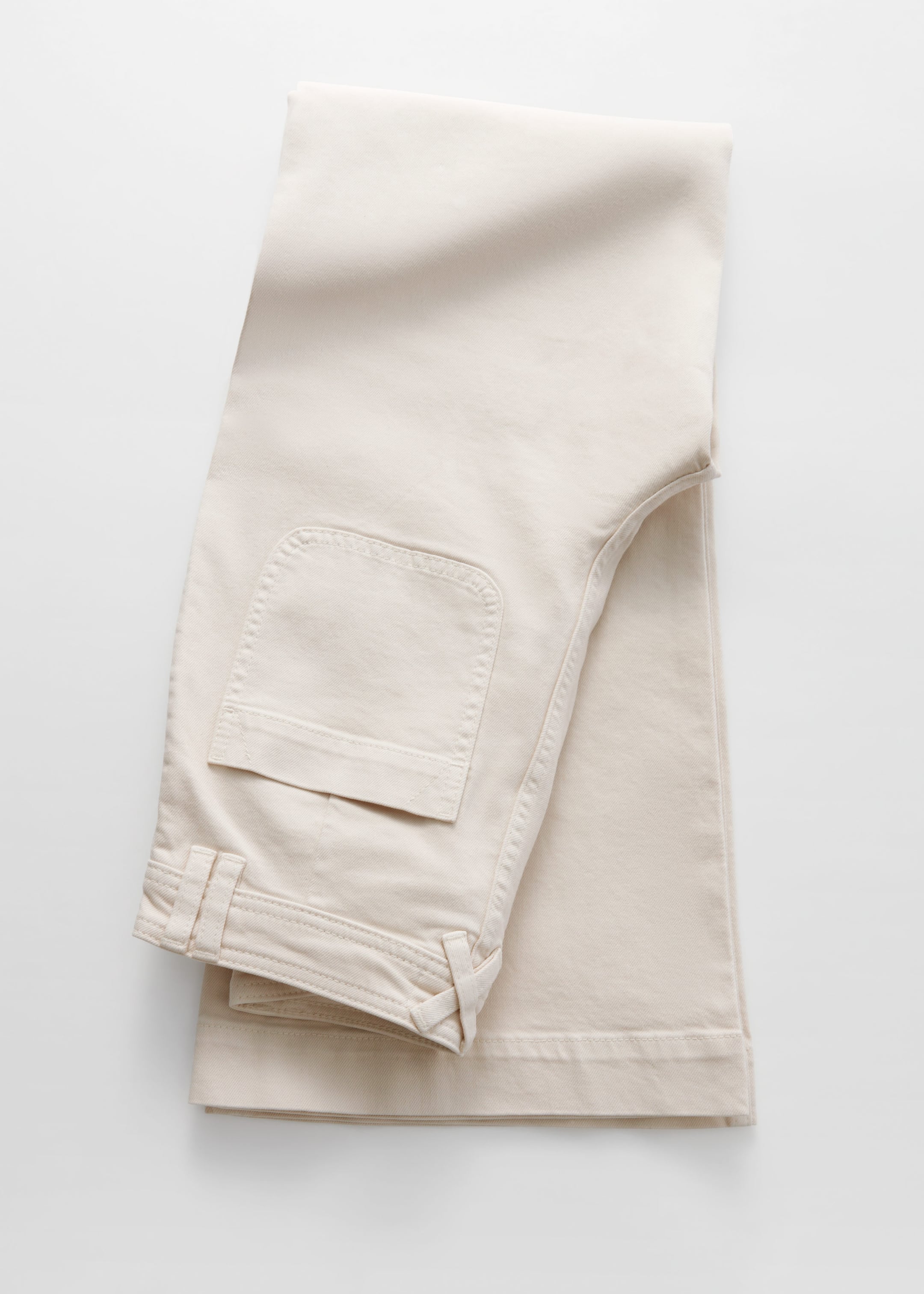 High-Waist Bootcut Jeans - {{variantName}} - Descriptive Detail