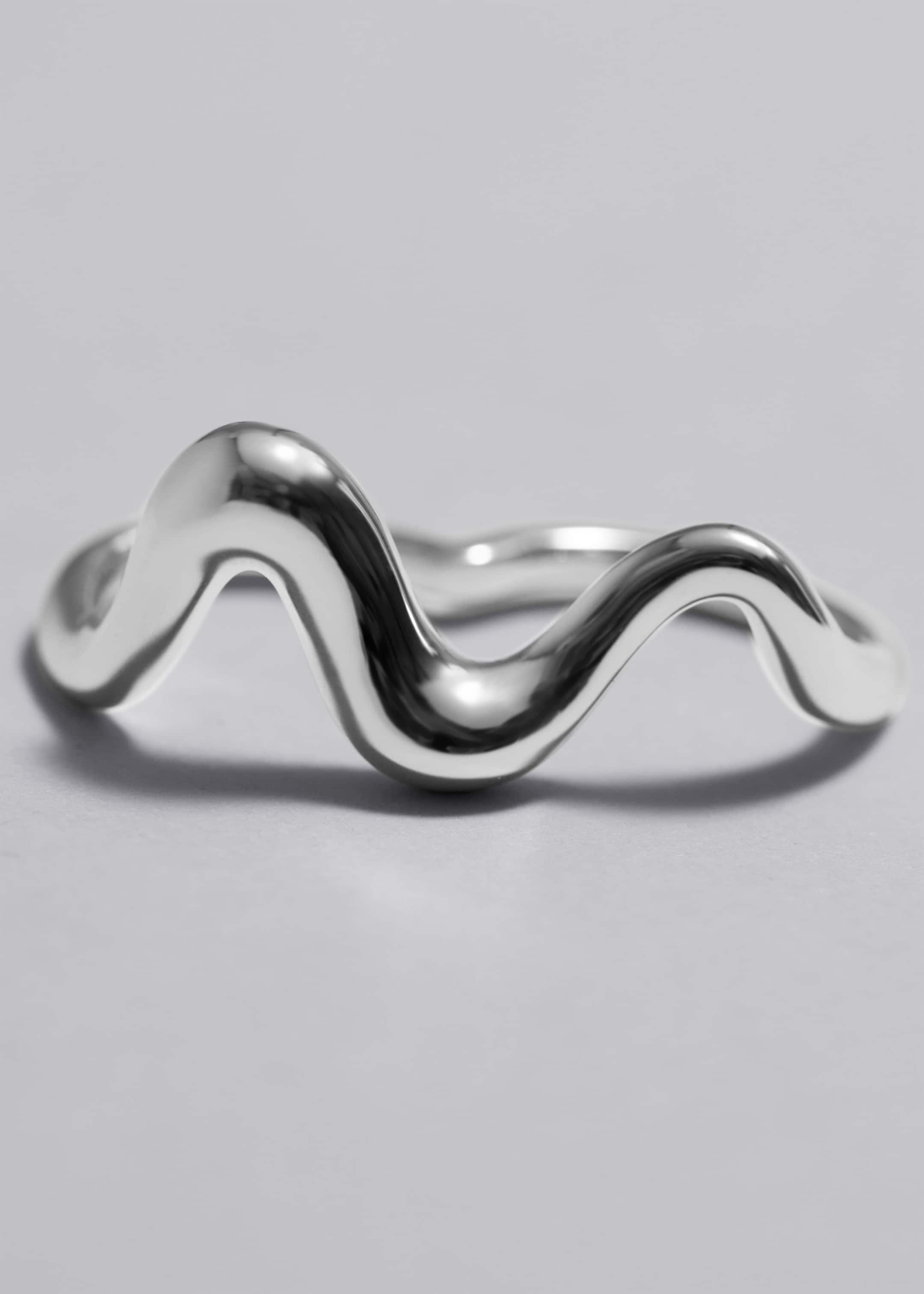 Sculpted Two-Finger Ring - Silver - Still Life