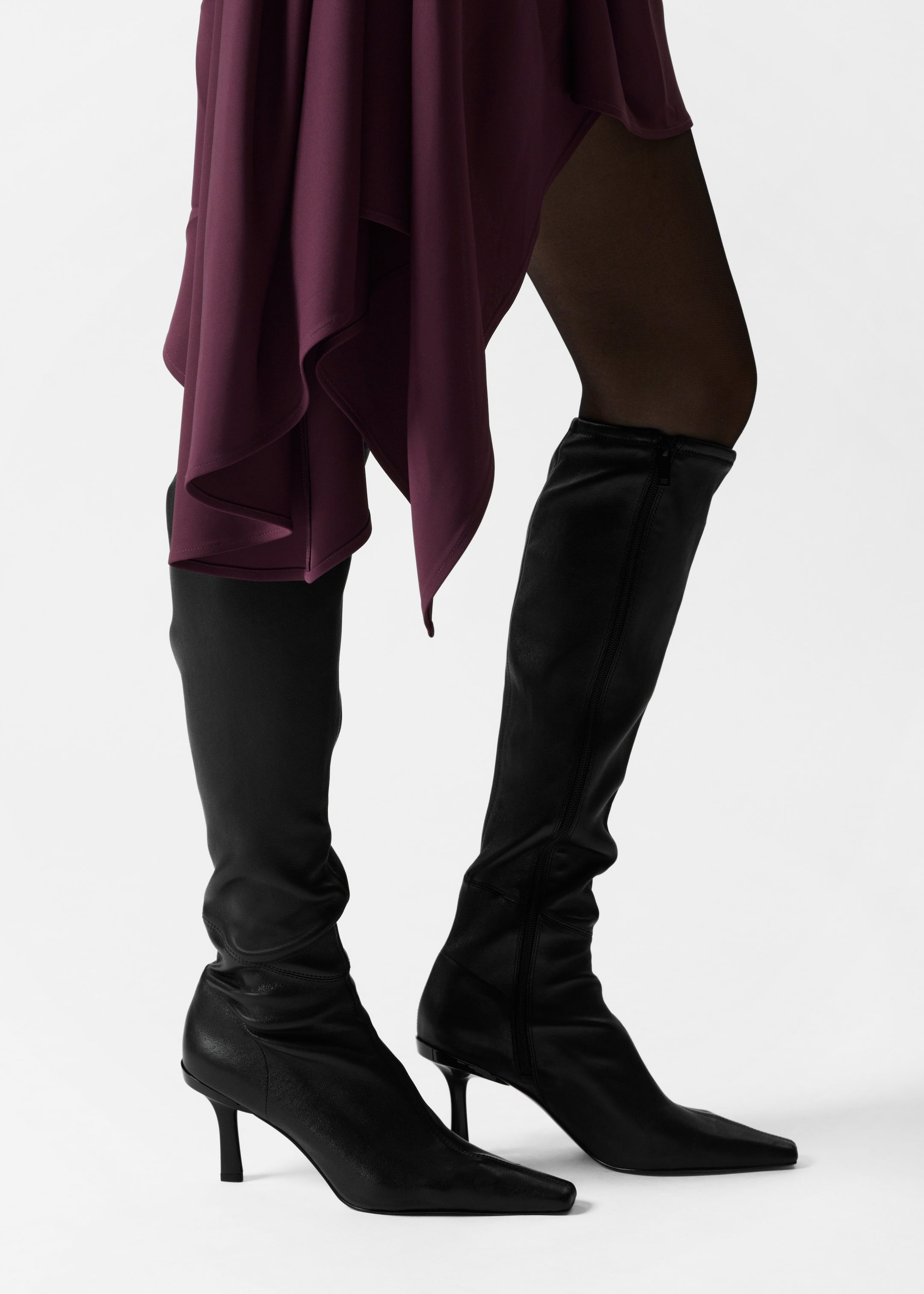 Bottes hauteur genou en cuir extensible - Noir - Lookbook