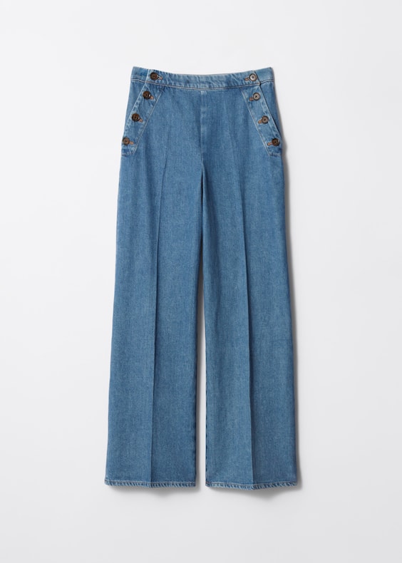Pleated Flared Jeans