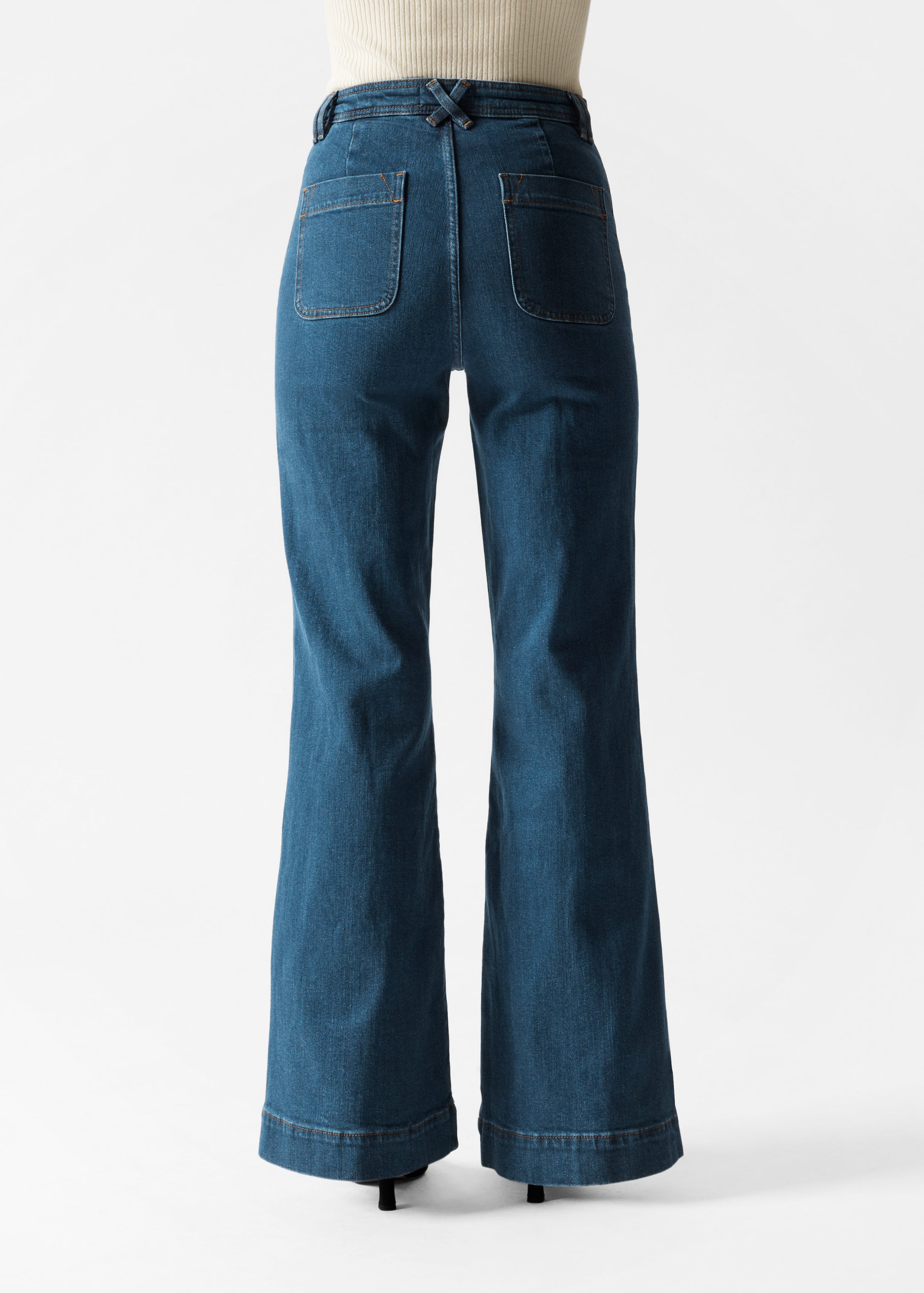 Patch-Pocket Bootcut Jeans - New Blue - Lookbook