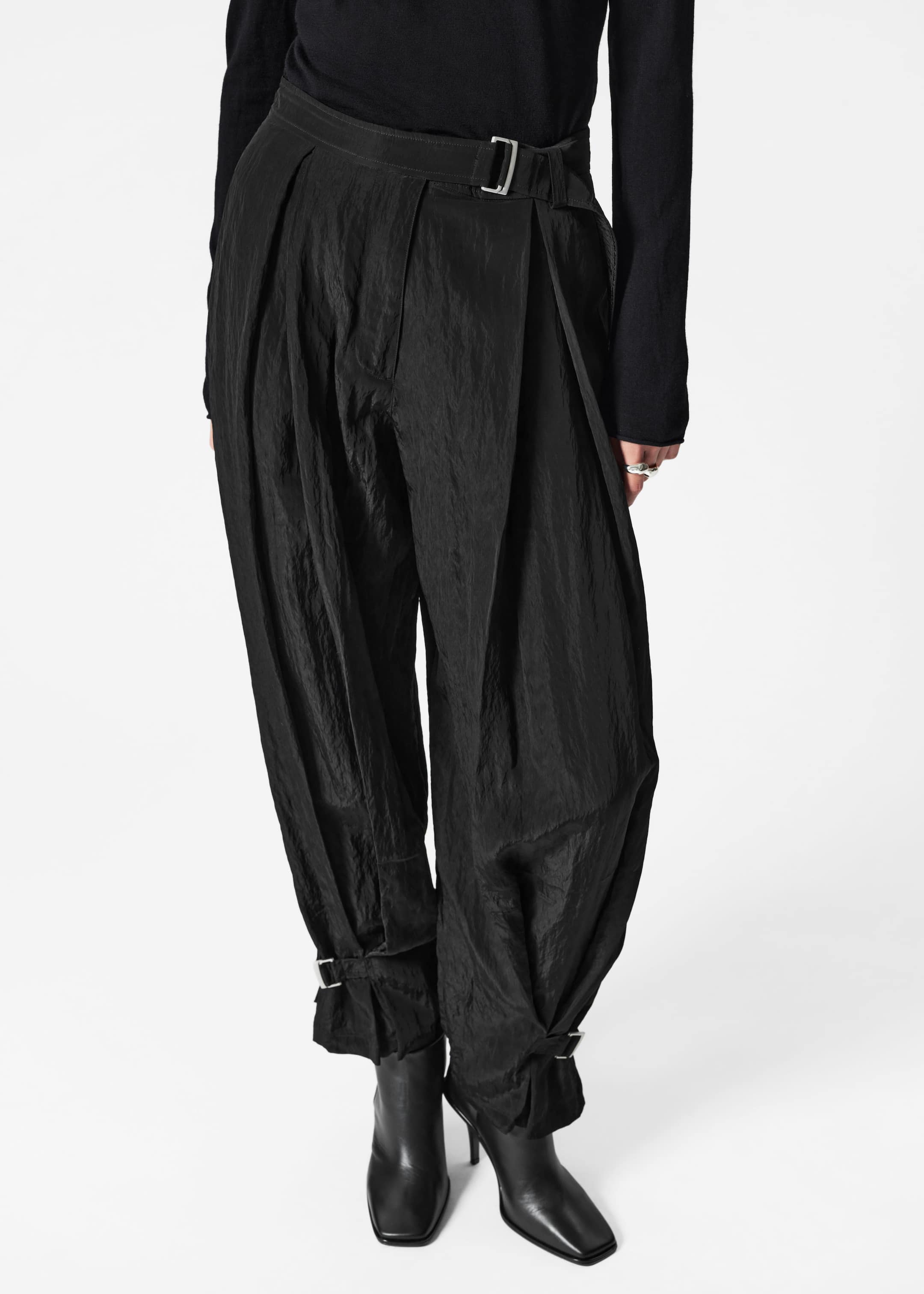 Belted Box-Pleat Trousers - Black - Lookbook