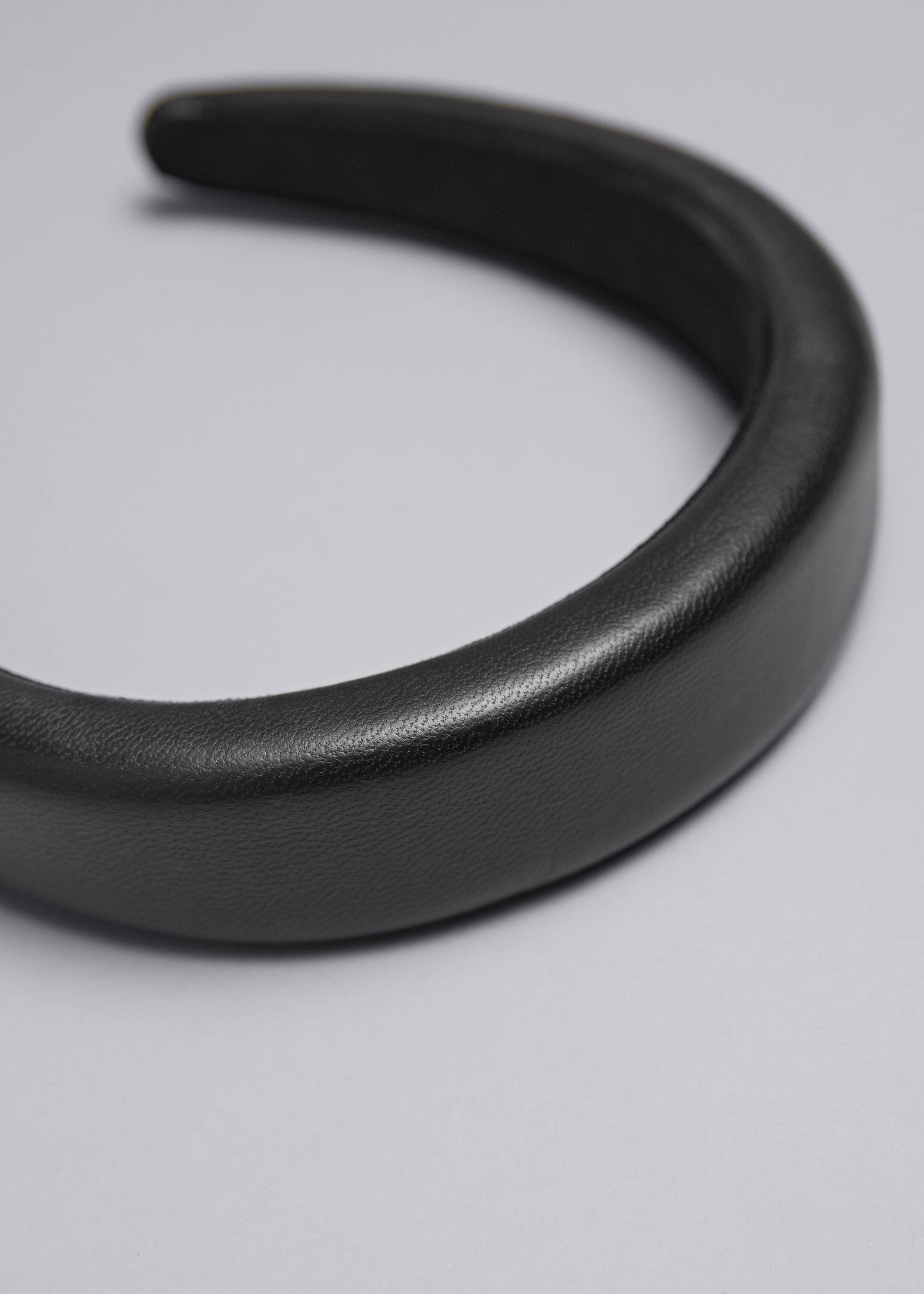 Leather Alice Band - {{variantName}} - Descriptive Detail