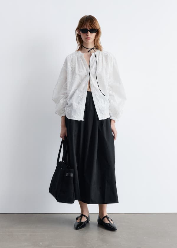 Voluminous Floral-Appliqué Blouse