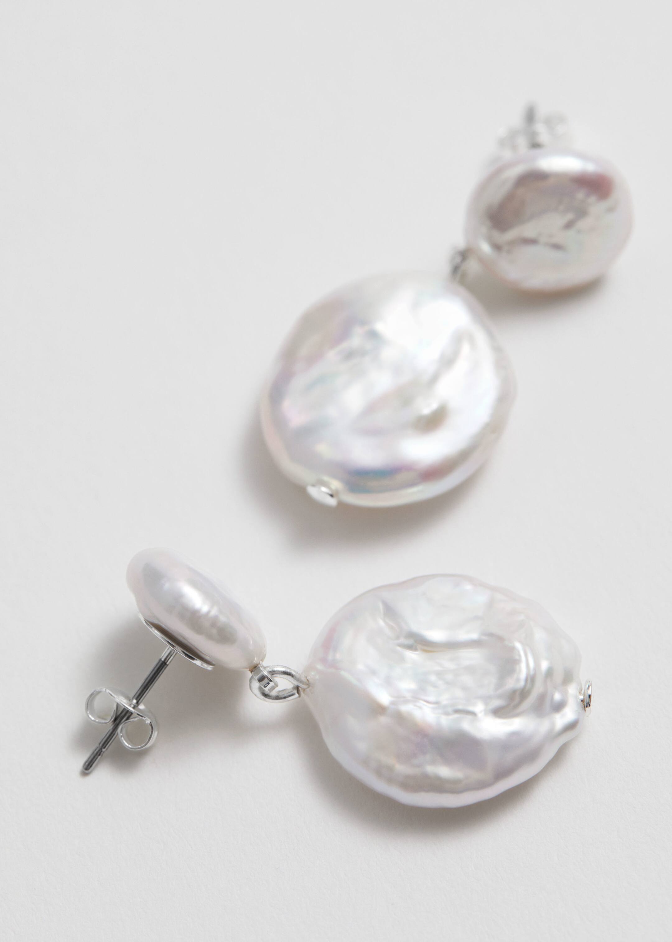 Drop Pearl Earrings - {{variantName}} - Descriptive Detail