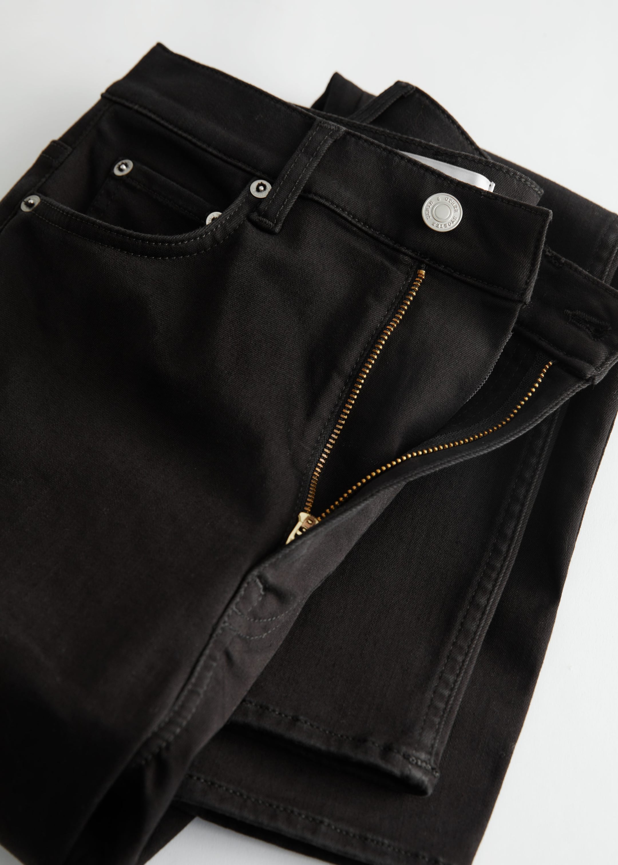 Superb Cut Jeans - {{variantName}} - Beschreibendes Detail