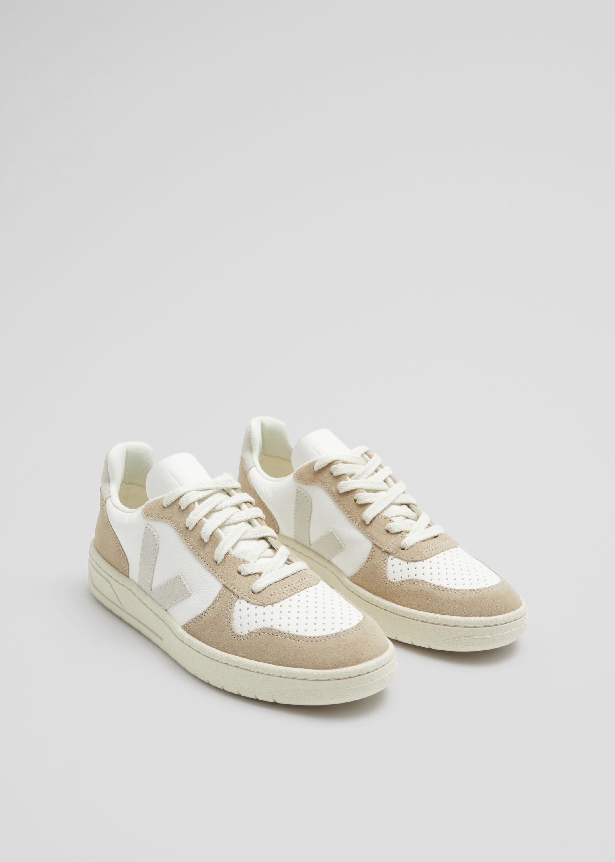 Veja V-10 Sneakers - Beige/White - Still Life