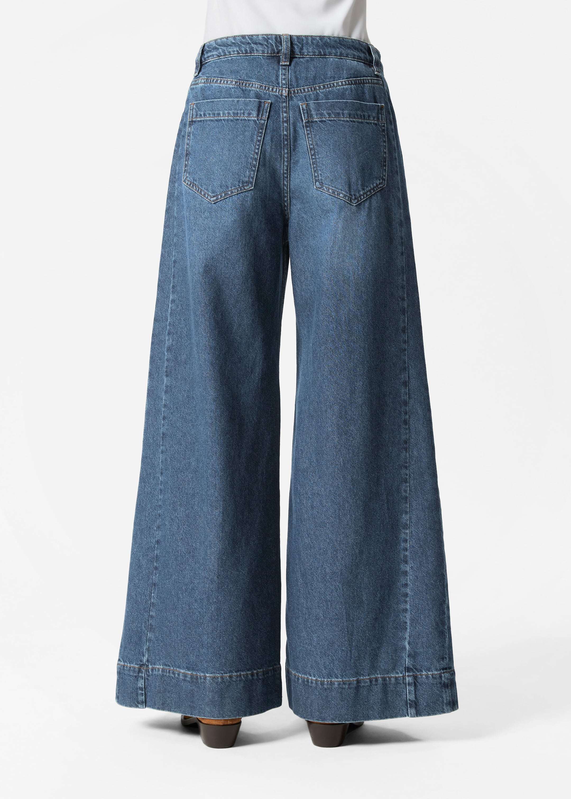 Wide Long Jeans - Medium blue - Lookbook