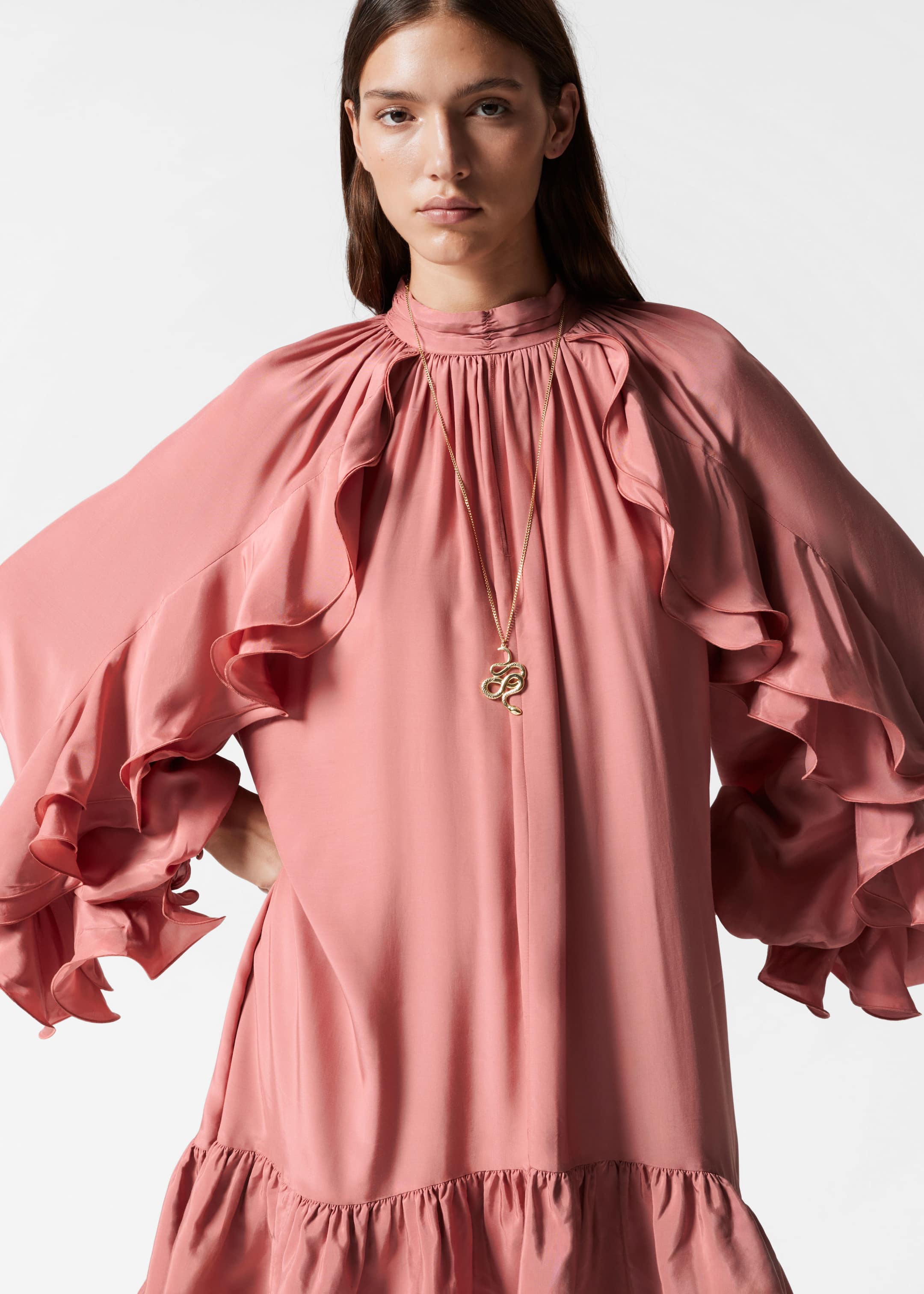 Robe courte à volants - Rose tendre - Lookbook