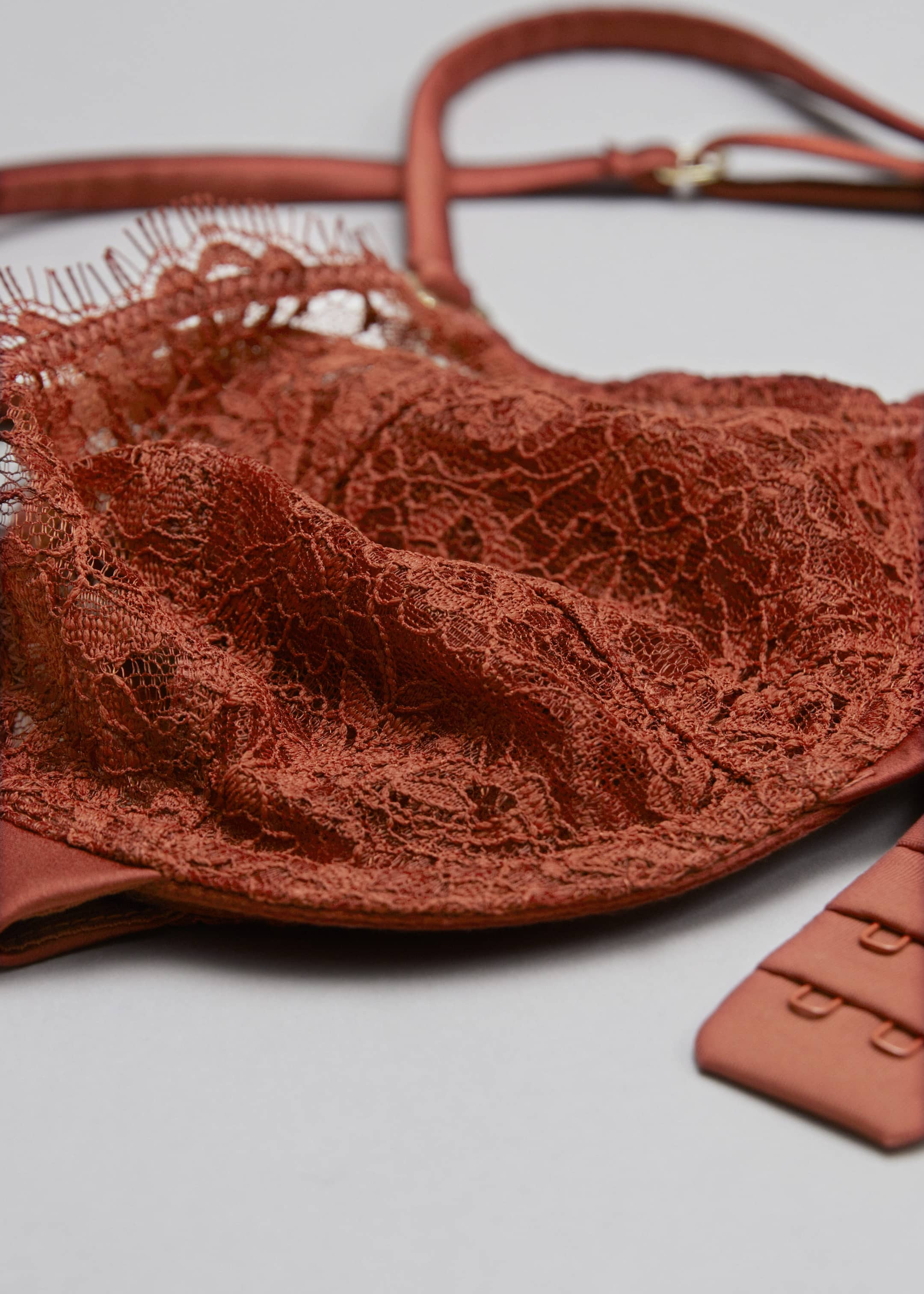 Floral Lace Underwire Bra - {{variantName}} - Descriptive Detail