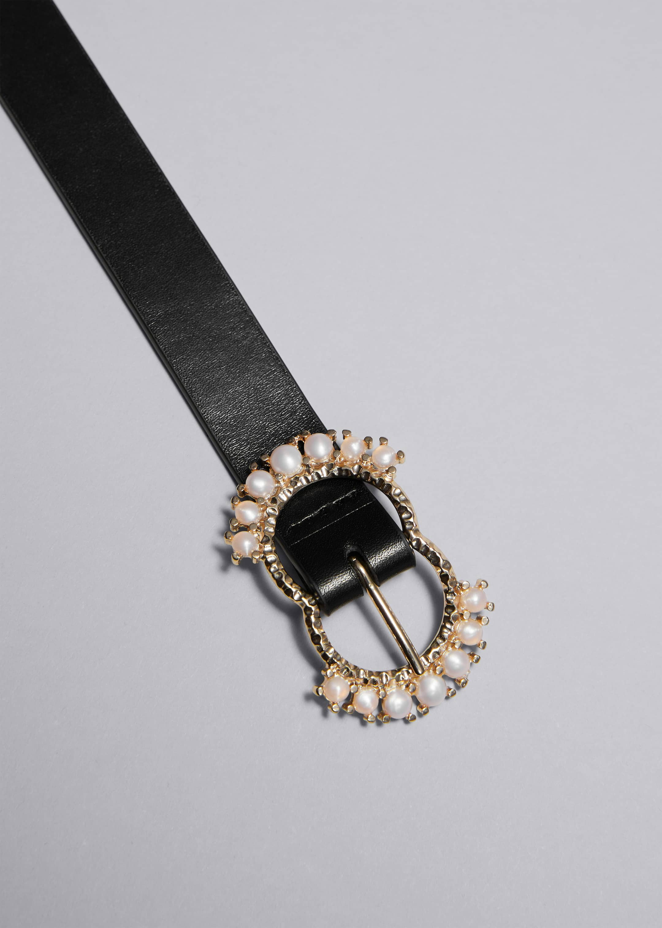 Pearl Buckle Leather Belt - {{variantName}} - Descriptive Detail