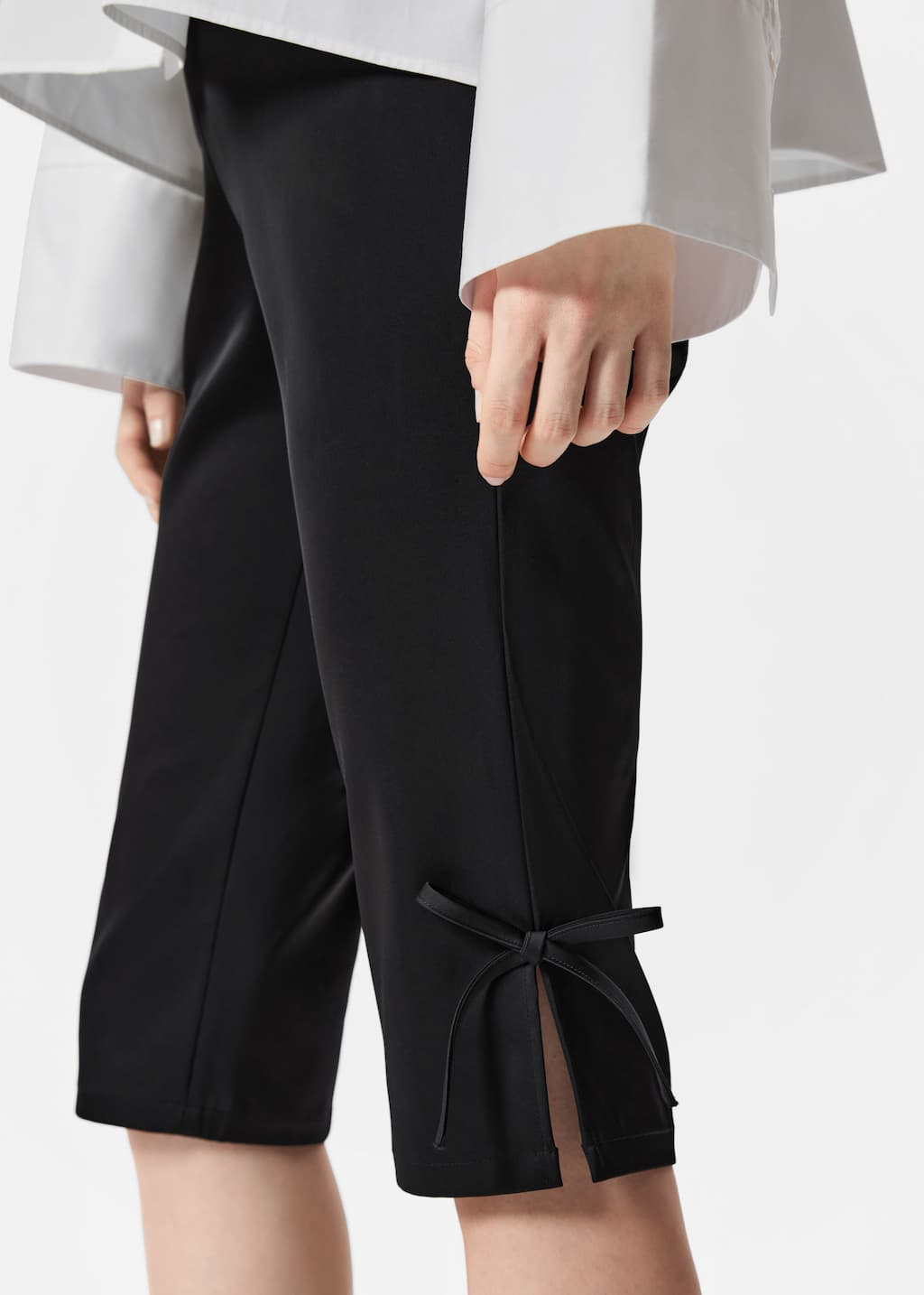 Ribbon-Detailed Capri Trousers - Black - Trousers - & Other