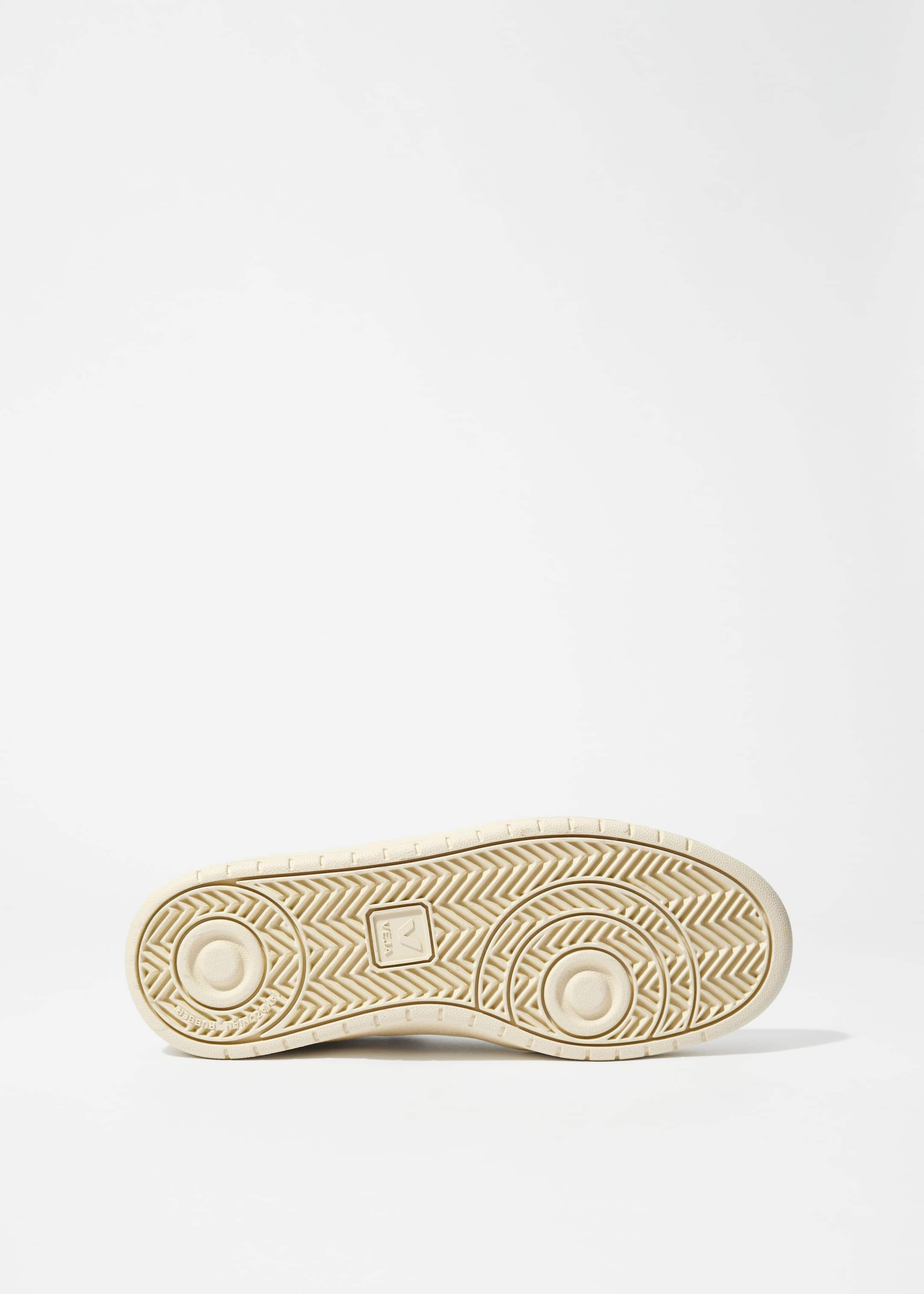 Veja V-90 Sneakers - {{variantName}} - Descriptive Detail