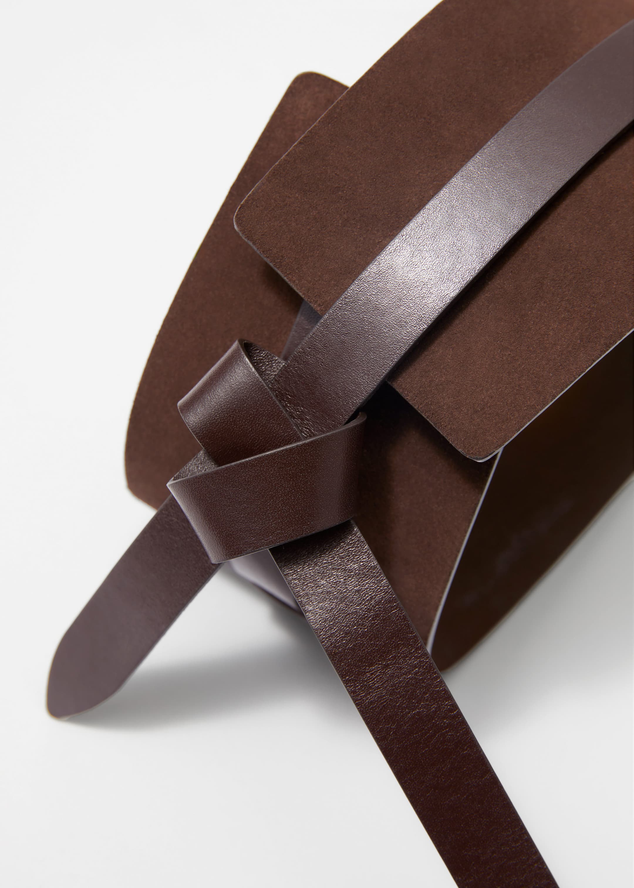 Leather-Trimmed Suede Waist Belt - {{variantName}} - Descriptive Detail