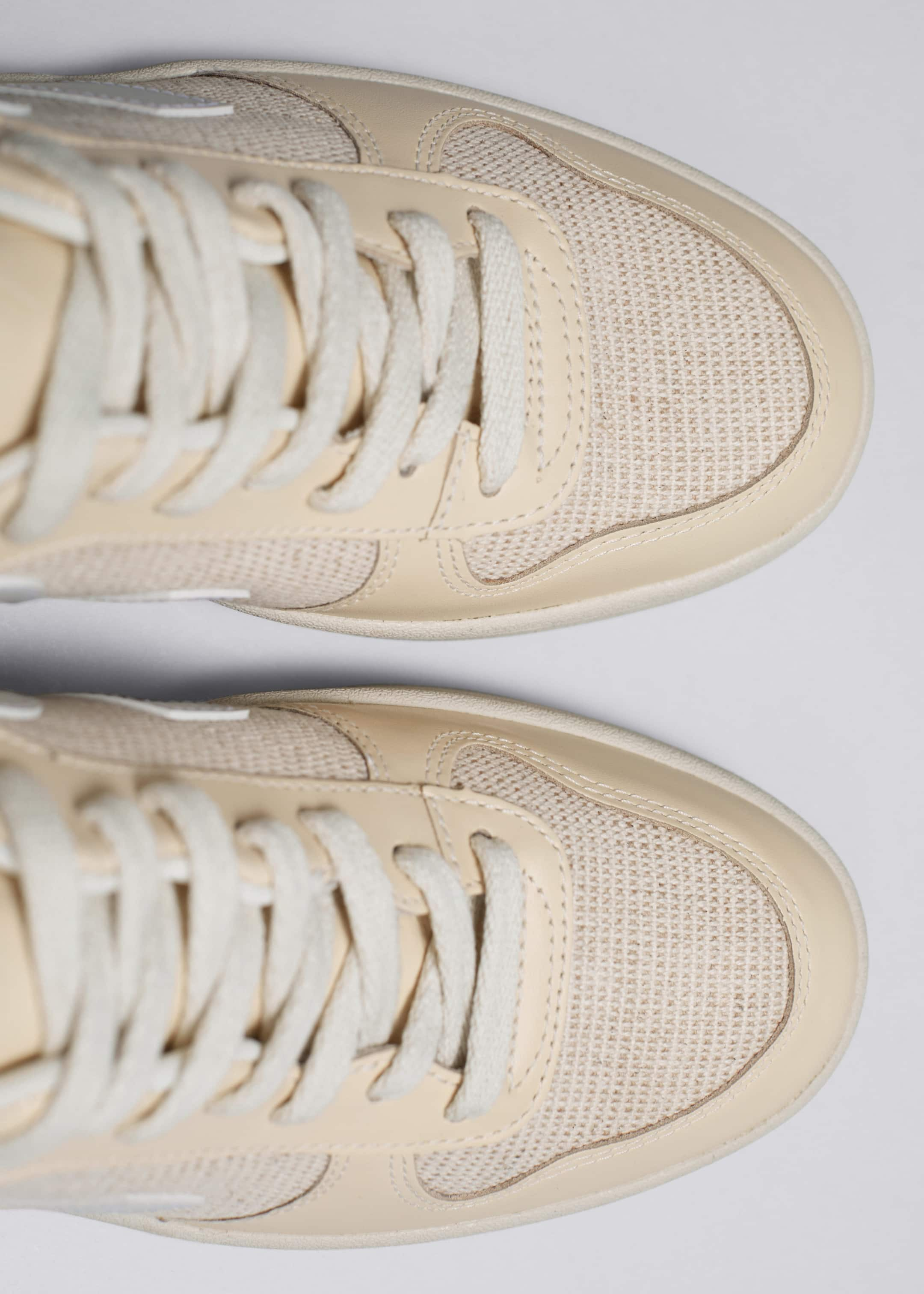 Veja V-10 Sneakers - {{variantName}} - Descriptive Detail