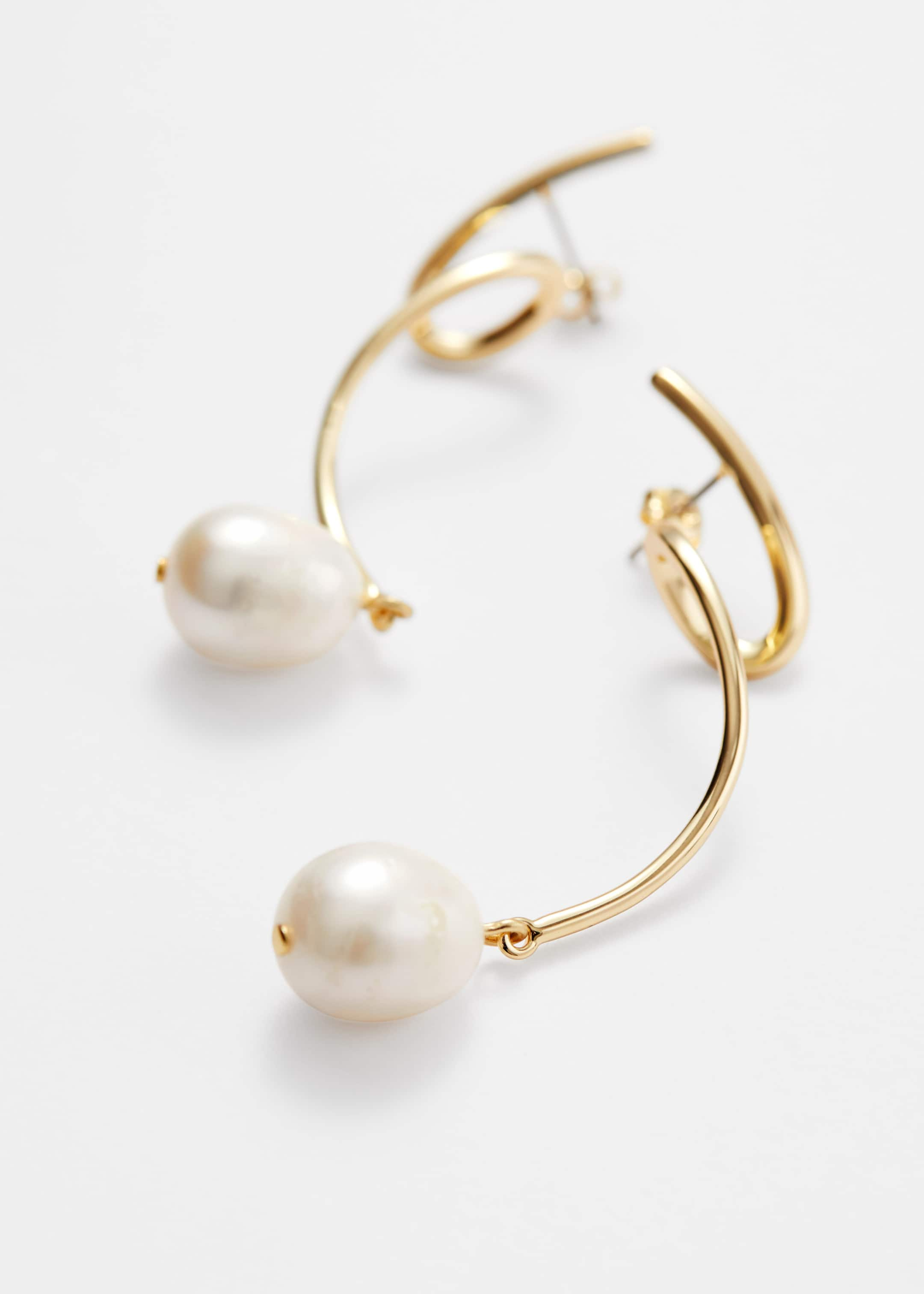 Swirl Pearl Earrings - {{variantName}} - Descriptive Detail