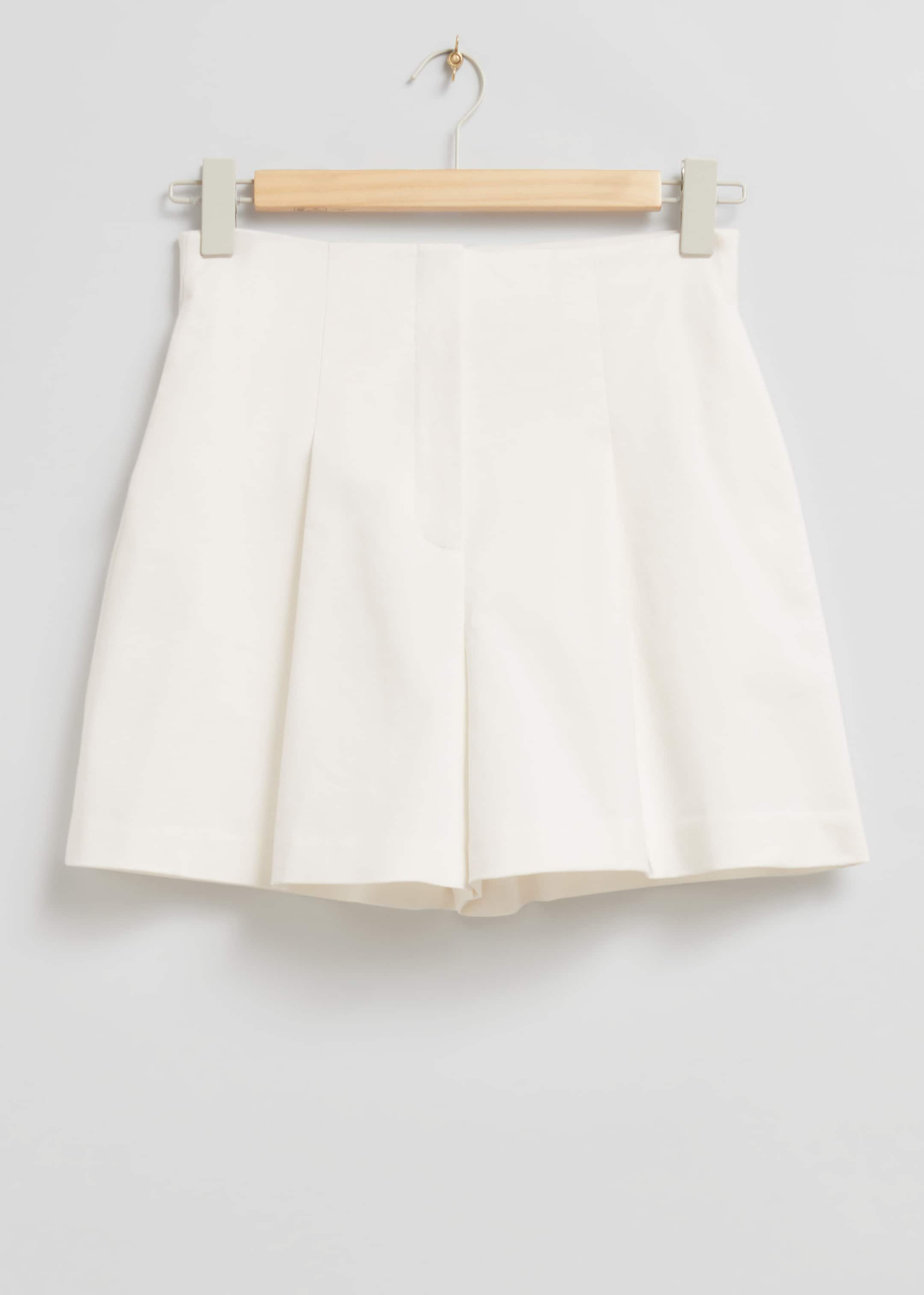 High Waist Chino Shorts - White - Still Life