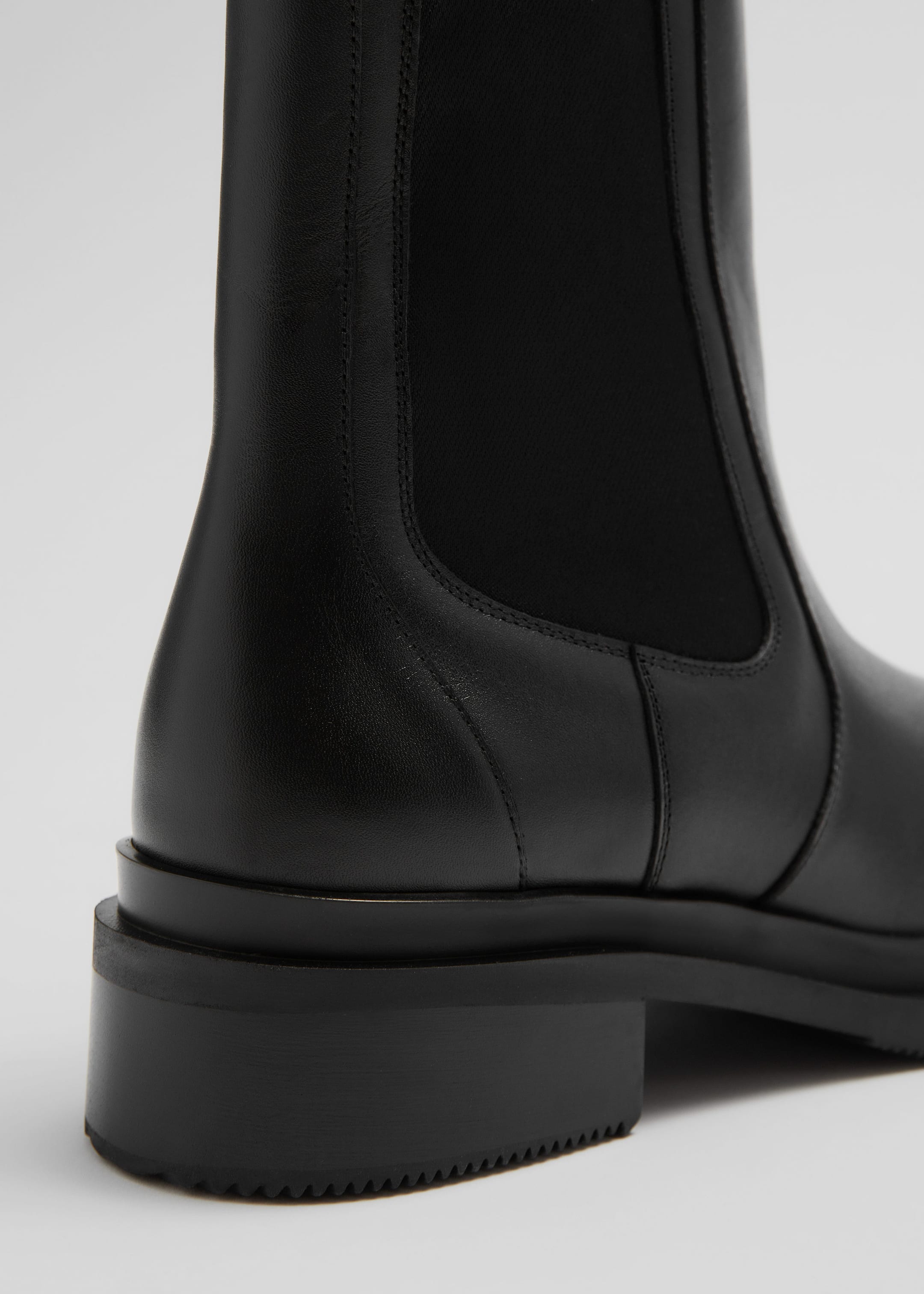 Chelsea Leather Boots - {{variantName}} - Descriptive Detail