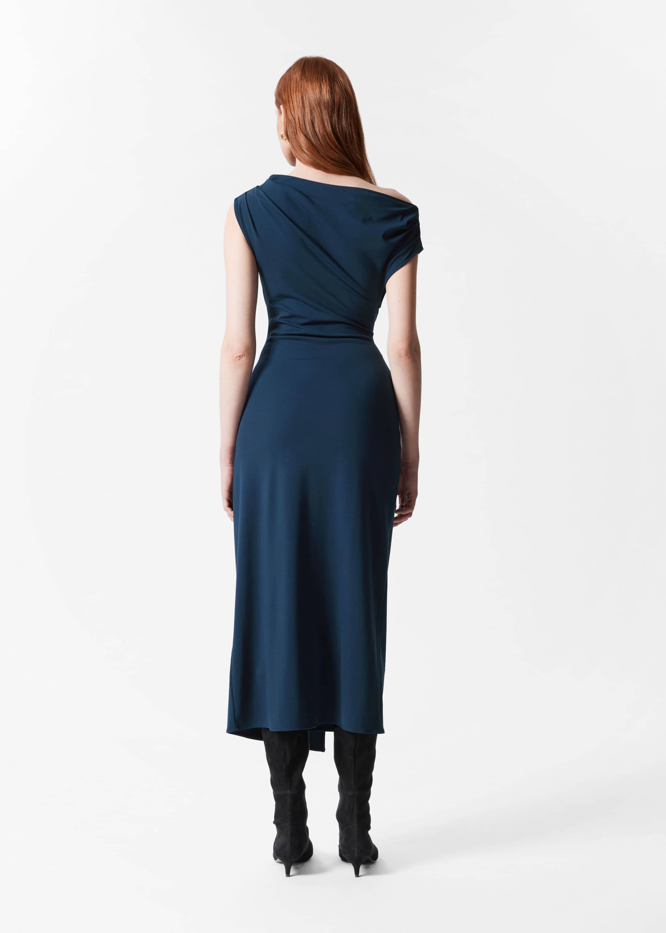 Drapiertes Midikleid - Dunkelbraun - Lookbook