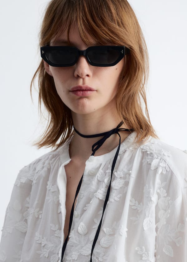 Voluminous Floral-Appliqué Blouse