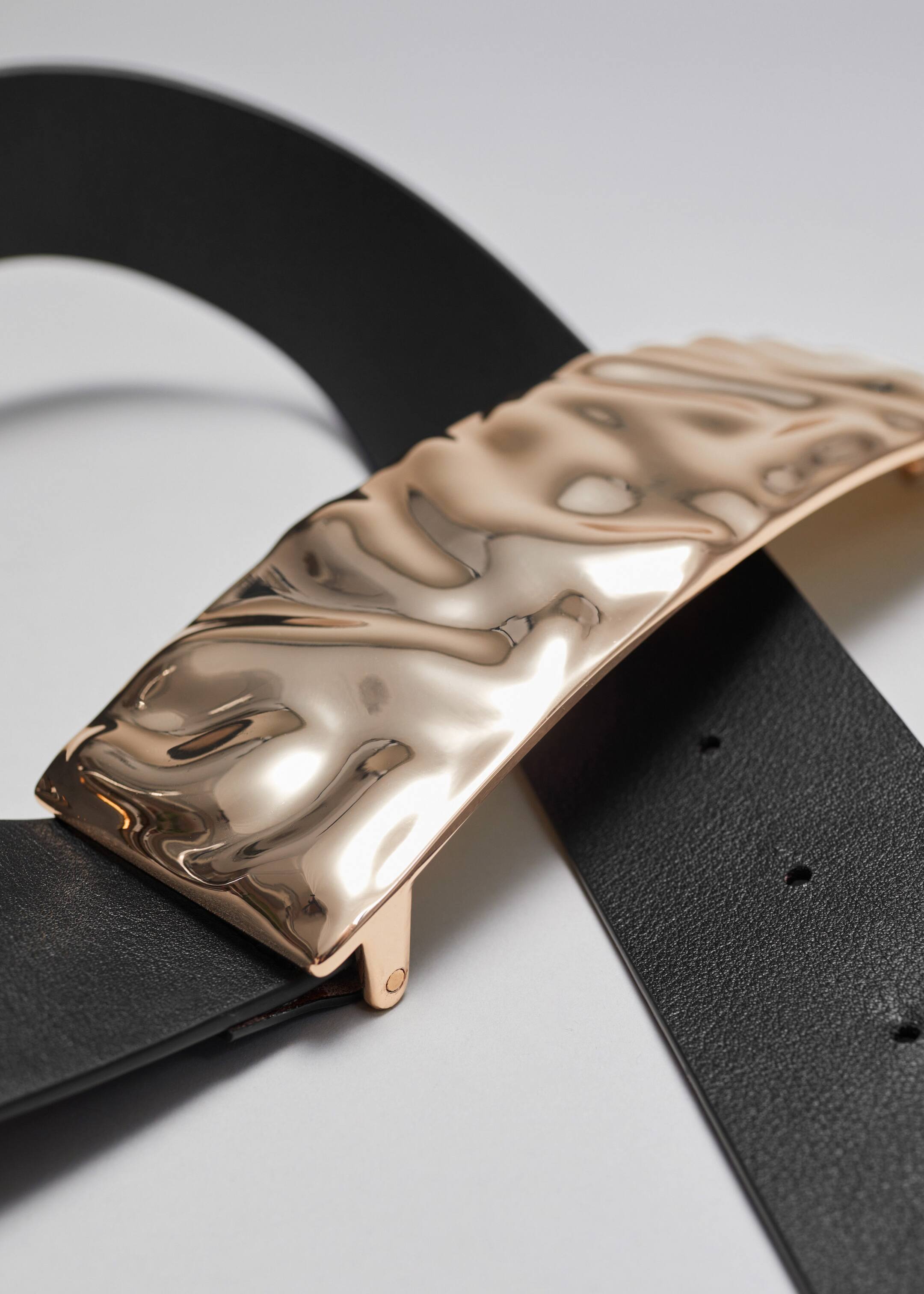 Sculptural Statement Belt - {{variantName}} - Descriptive Detail