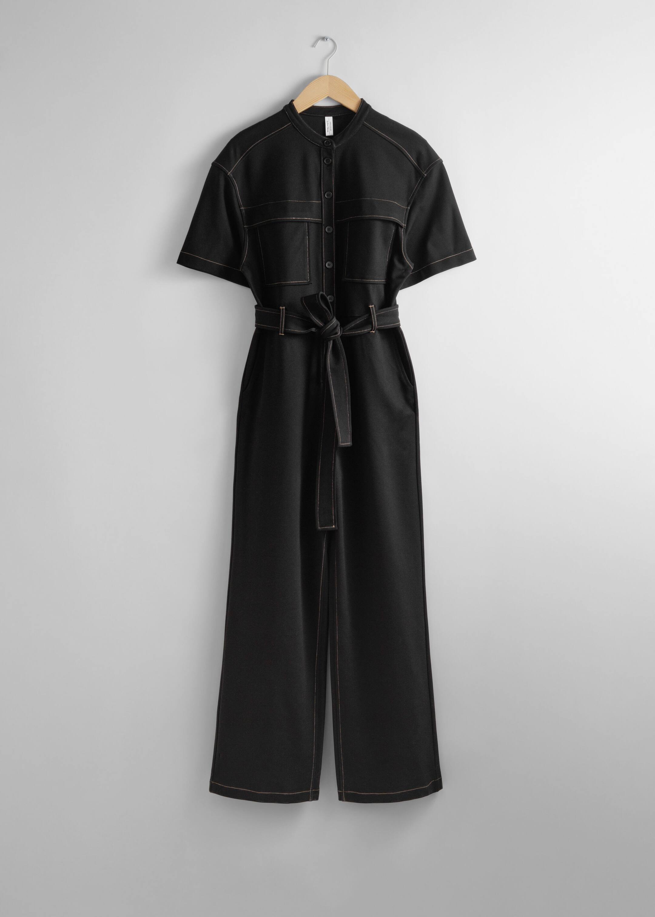 Kurzarmliger Utility Jumpsuit Schwarz Other Stories AT