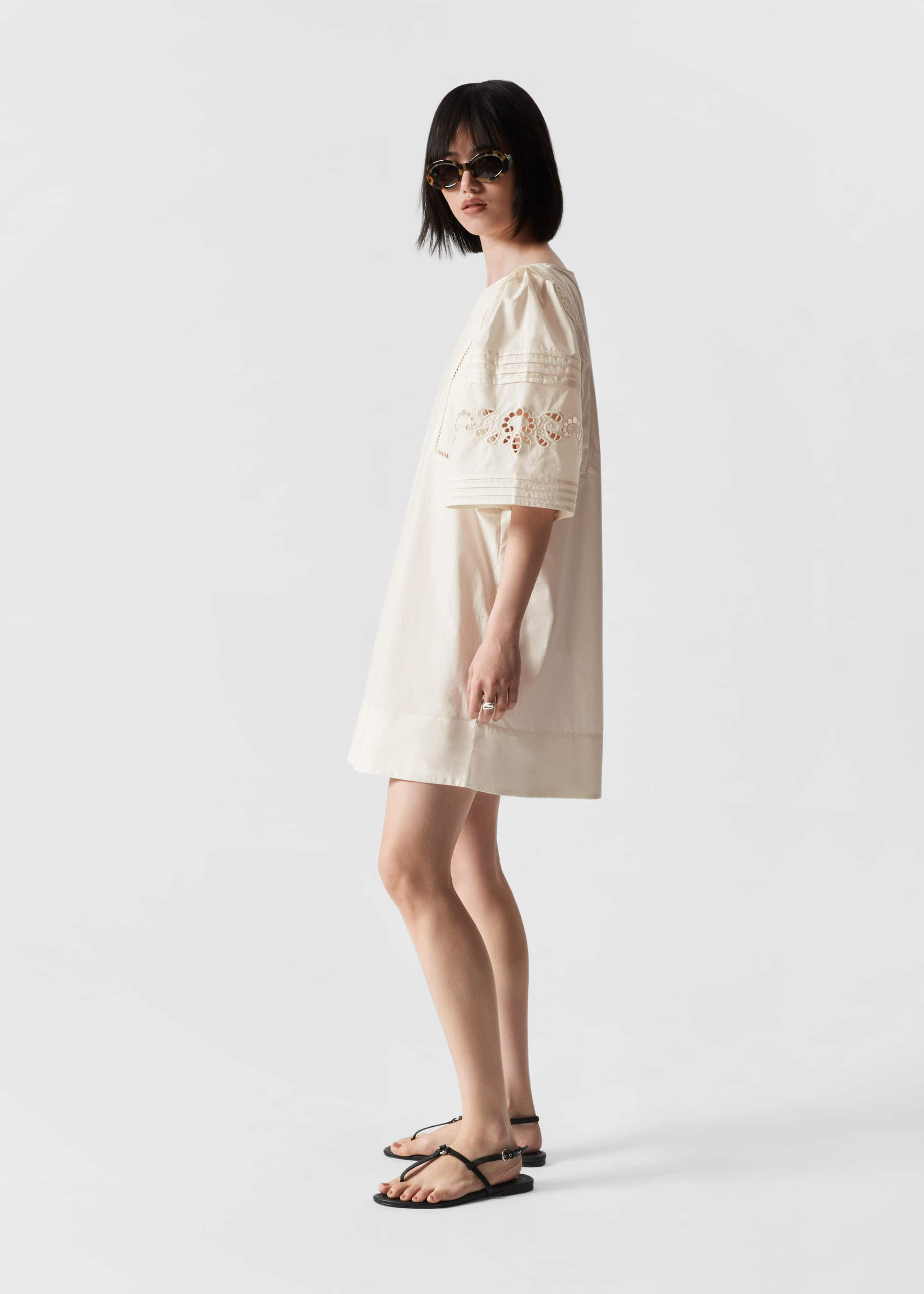 Robe courte festonnée - Blanc - Lookbook