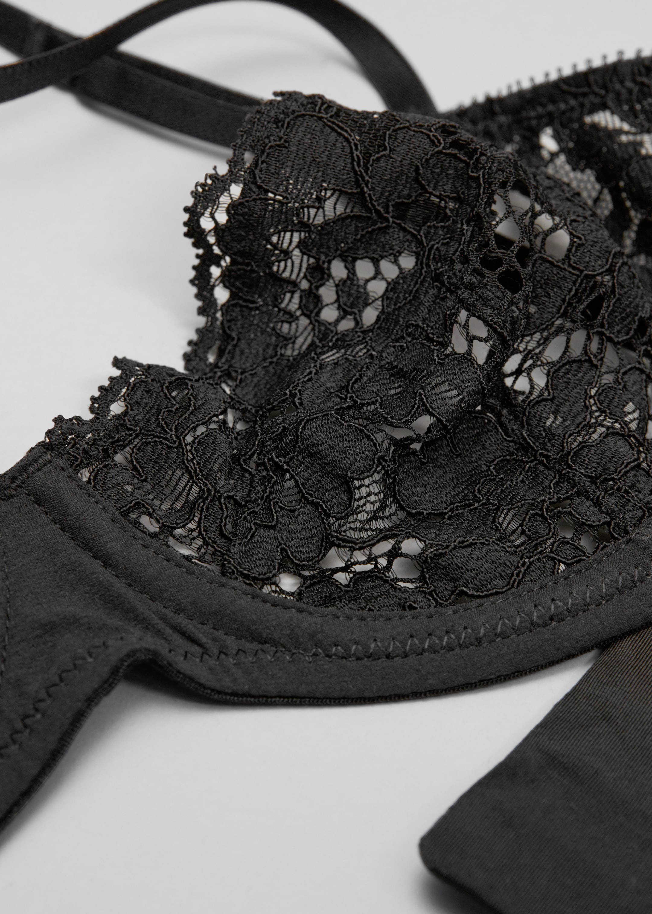 Floral Lace Underwire Bra - {{variantName}} - Descriptive Detail