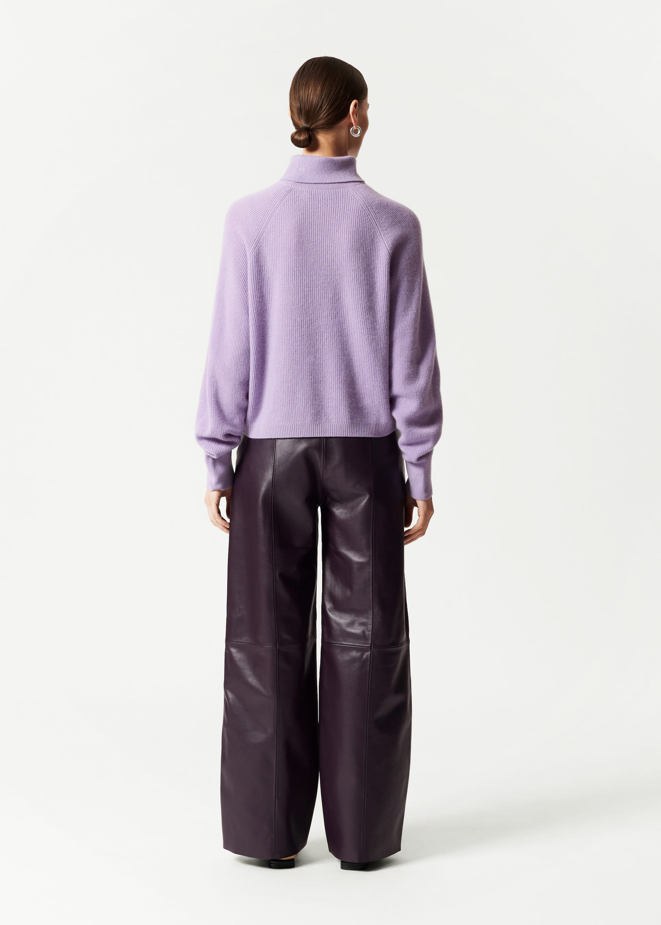 Cashmere Turtleneck Sweater - Lilac - Lookbook