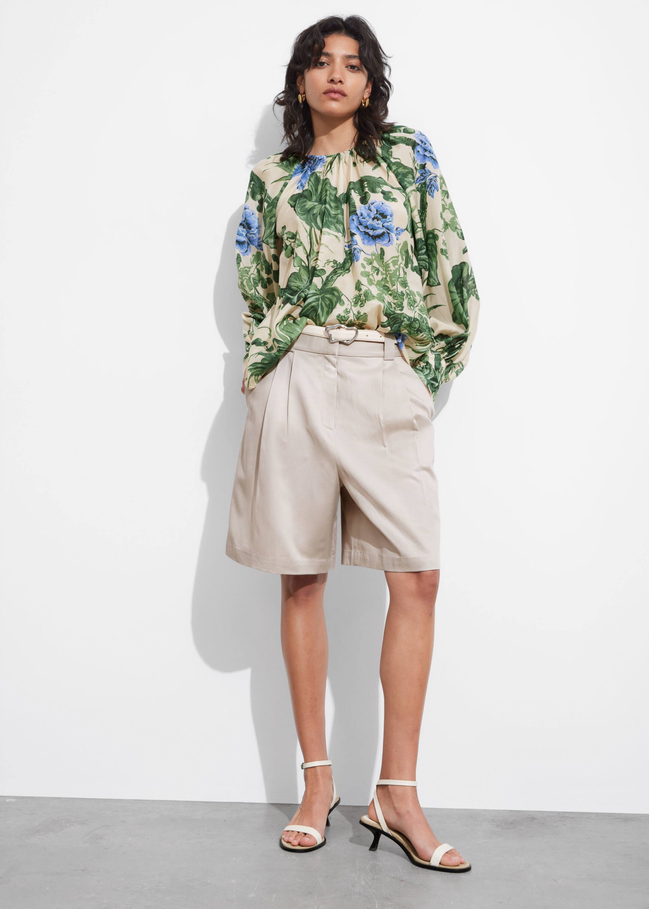 Blouse à manches amples - Motifs fleuris verts et bleus - Lookbook