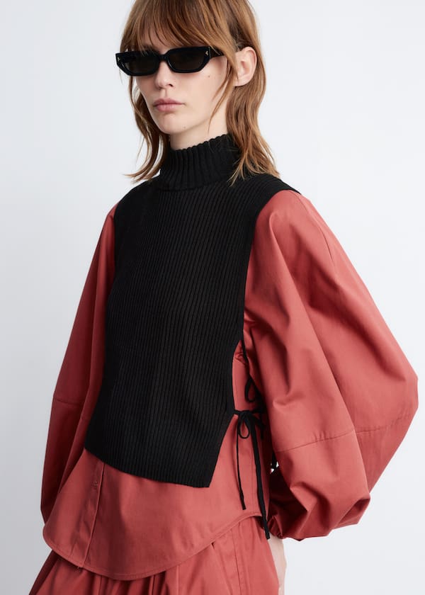 Semi-Sheer Bib Collar