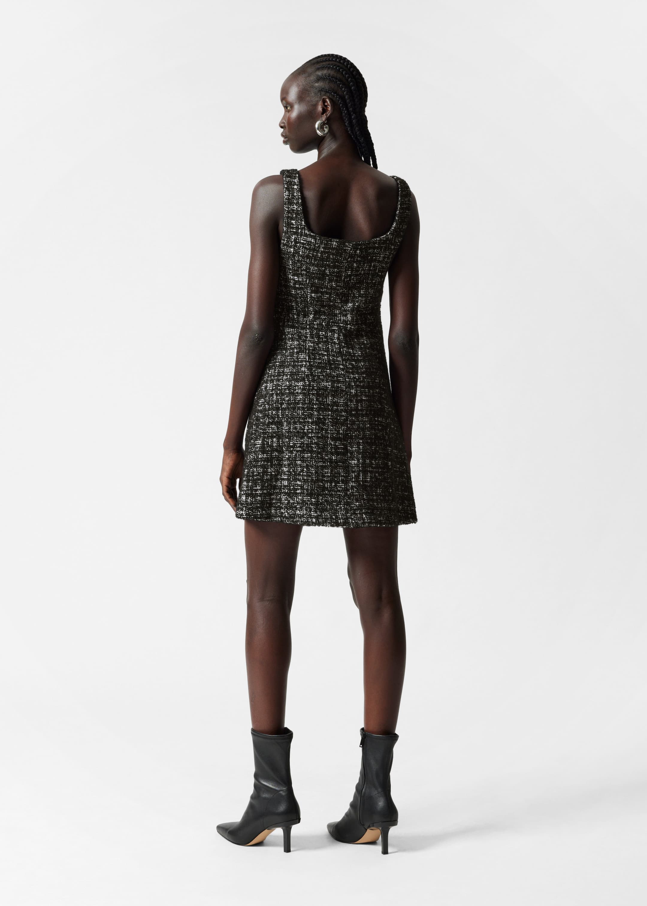 Robe courte sans manches en tweed - Tweed noir - Lookbook