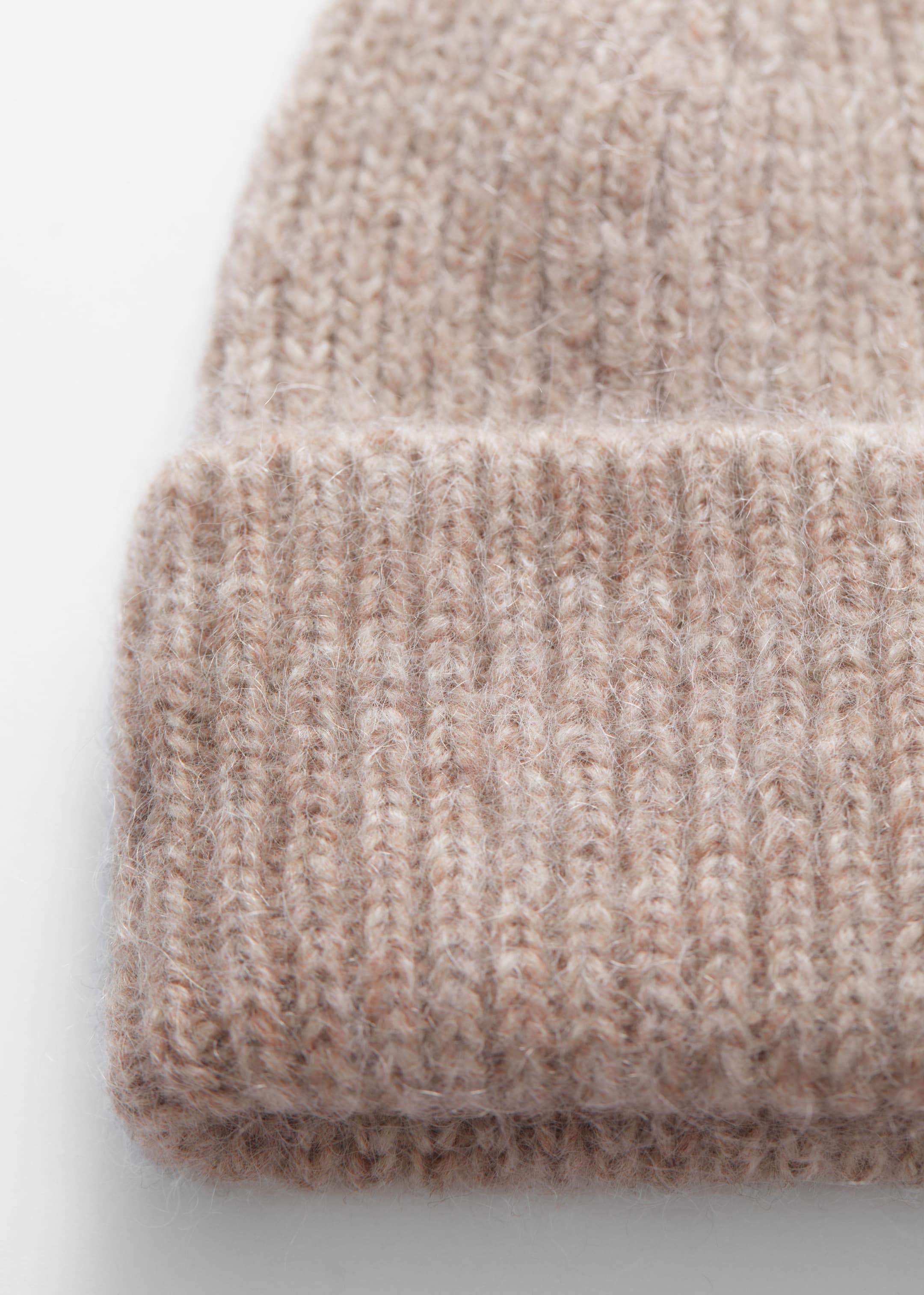 Beanie aus Wollmischung - {{variantName}} - Beschreibendes Detail