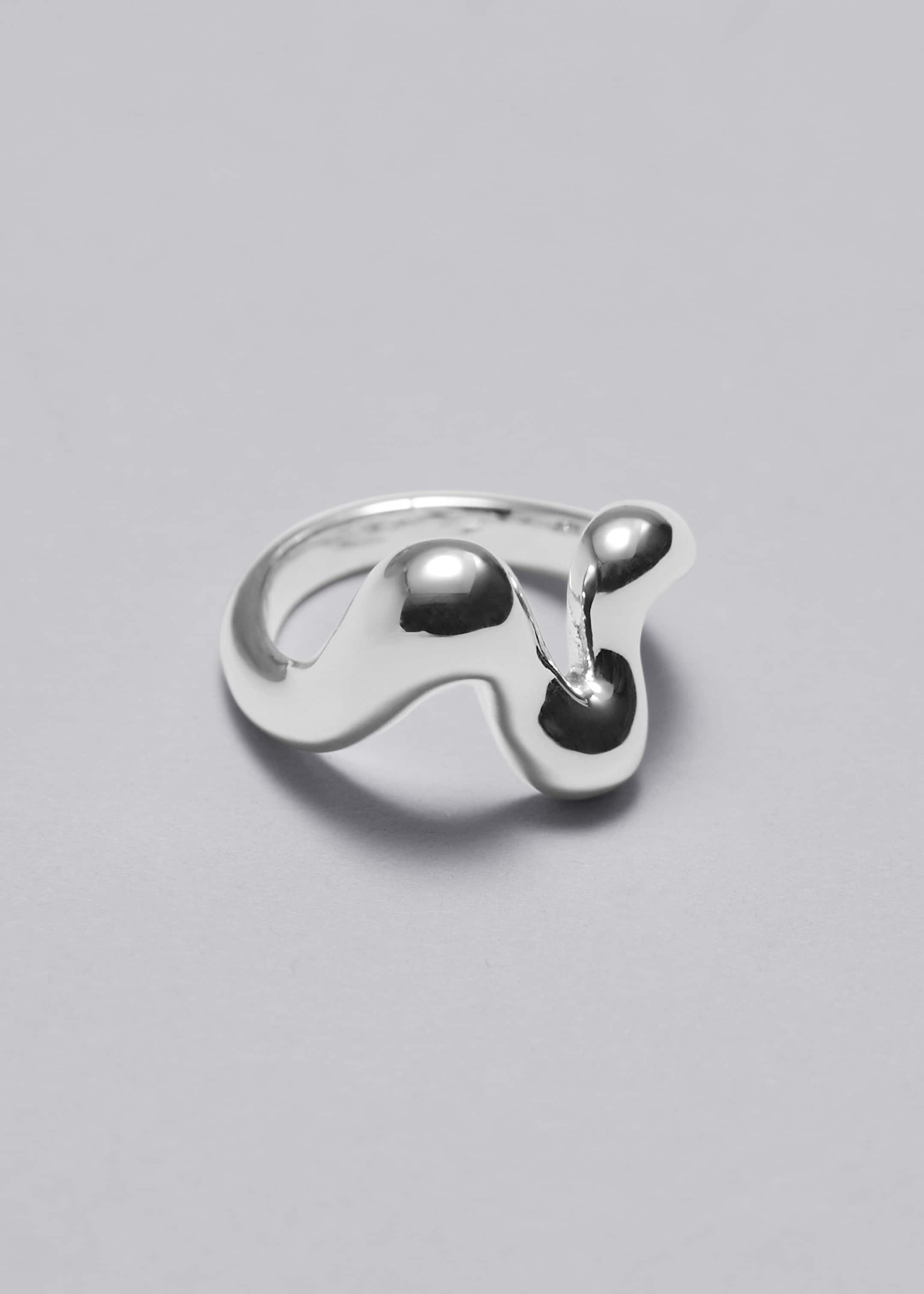 Sculpted Wavy Ring