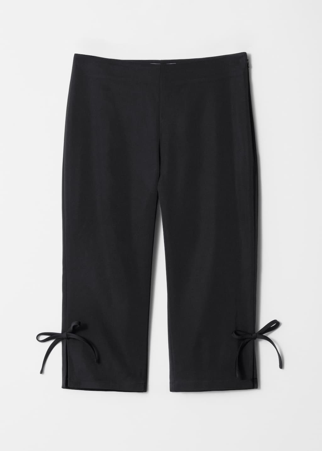 CAPRI RIB PANTS ブラック　1サイズ Ribbon-Detailed Capri Trousers - Black - Trousers - & Other