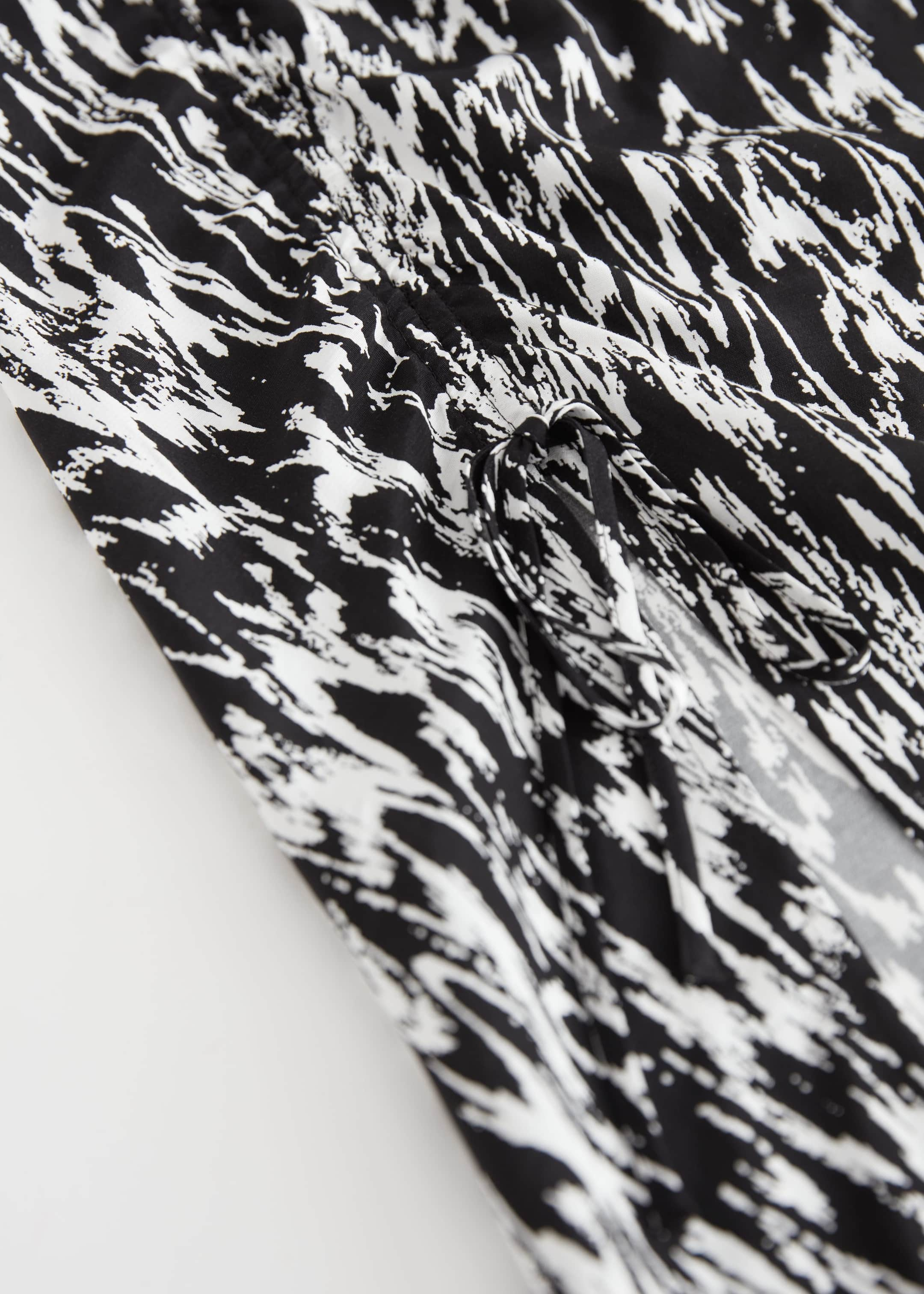 Printed Midi Drawstring Dress - {{variantName}} - Descriptive Detail