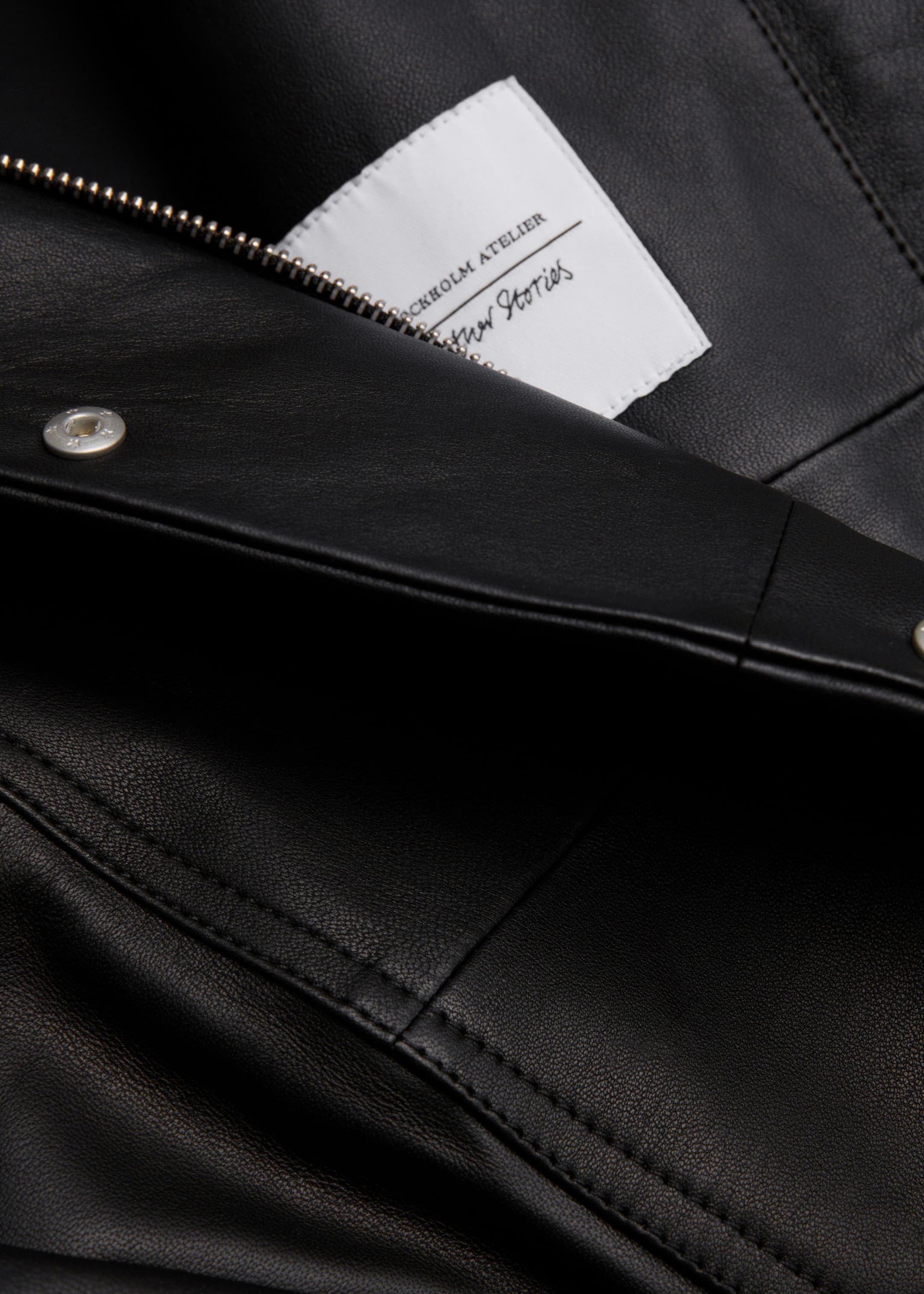 Veste oversize en cuir - {{variantName}} - Descriptive Detail