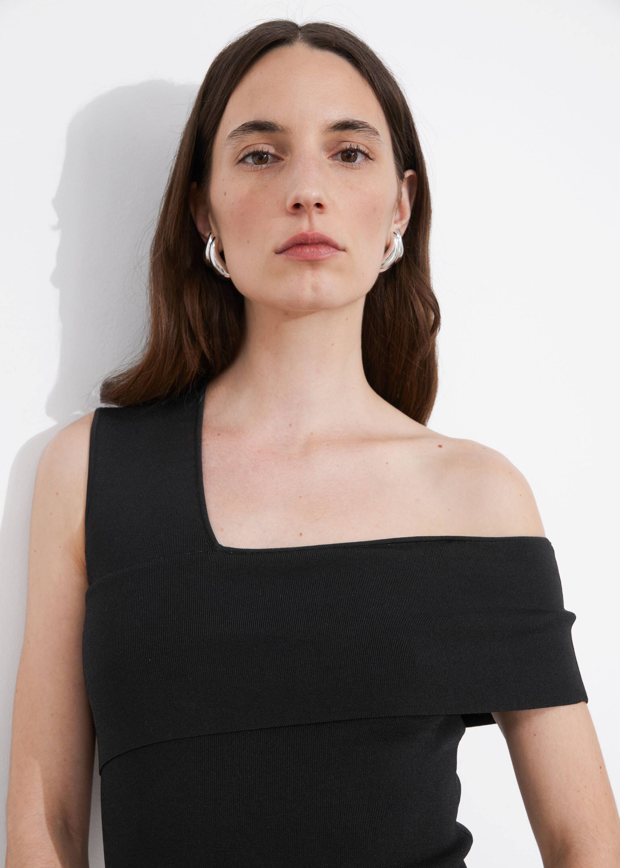 Asymmetric One-Shoulder Top - Black - Lookbook