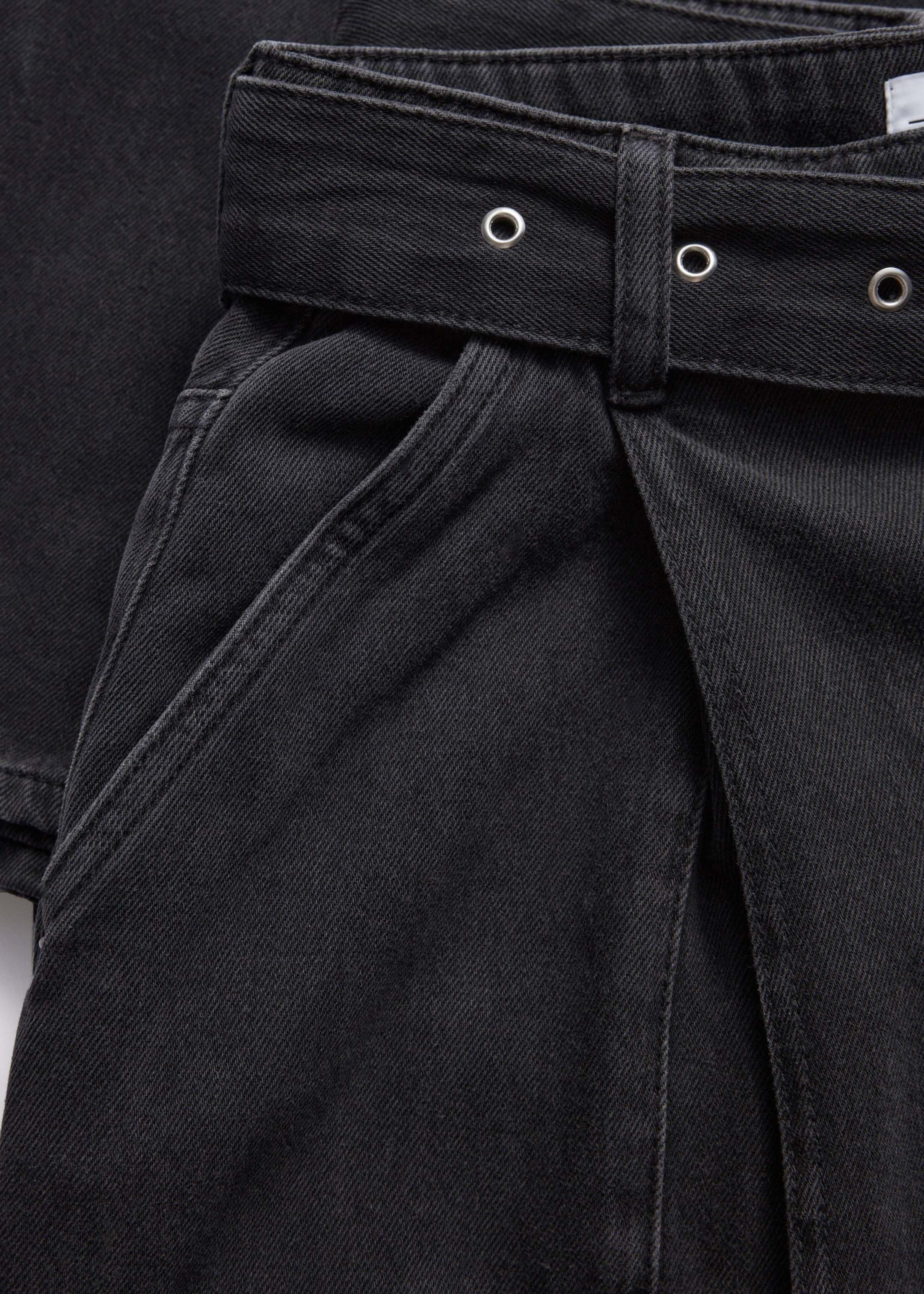 Belted Pleat-Detail Jeans - {{variantName}} - Descriptive Detail