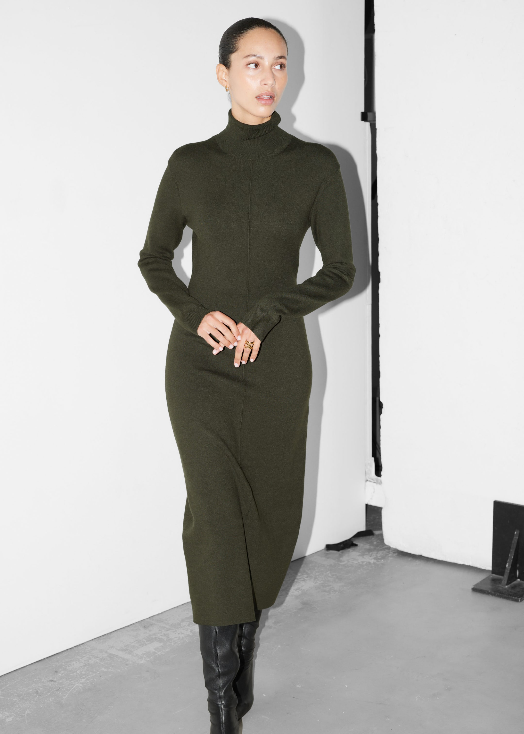 Robe midi en maille à col roulé - Vert foncé - Lookbook